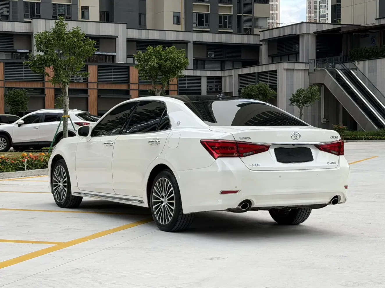 Toyota crown