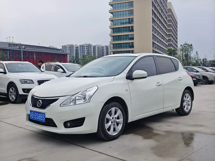 Nissan Tiida