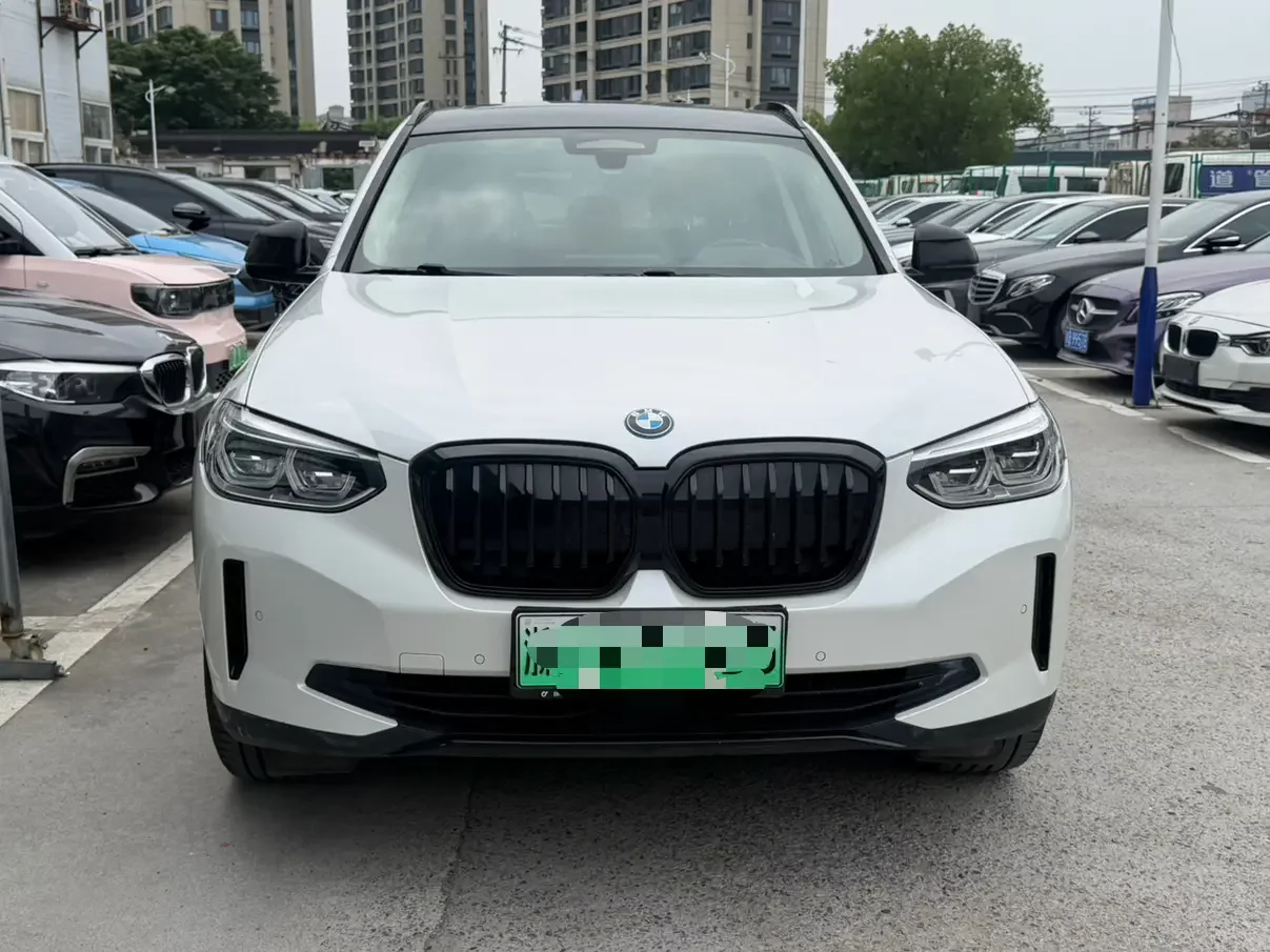 BMW iX3
