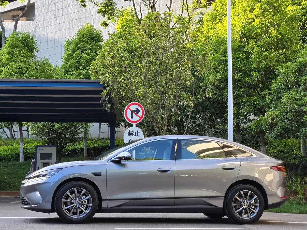 BYD Qin L EV