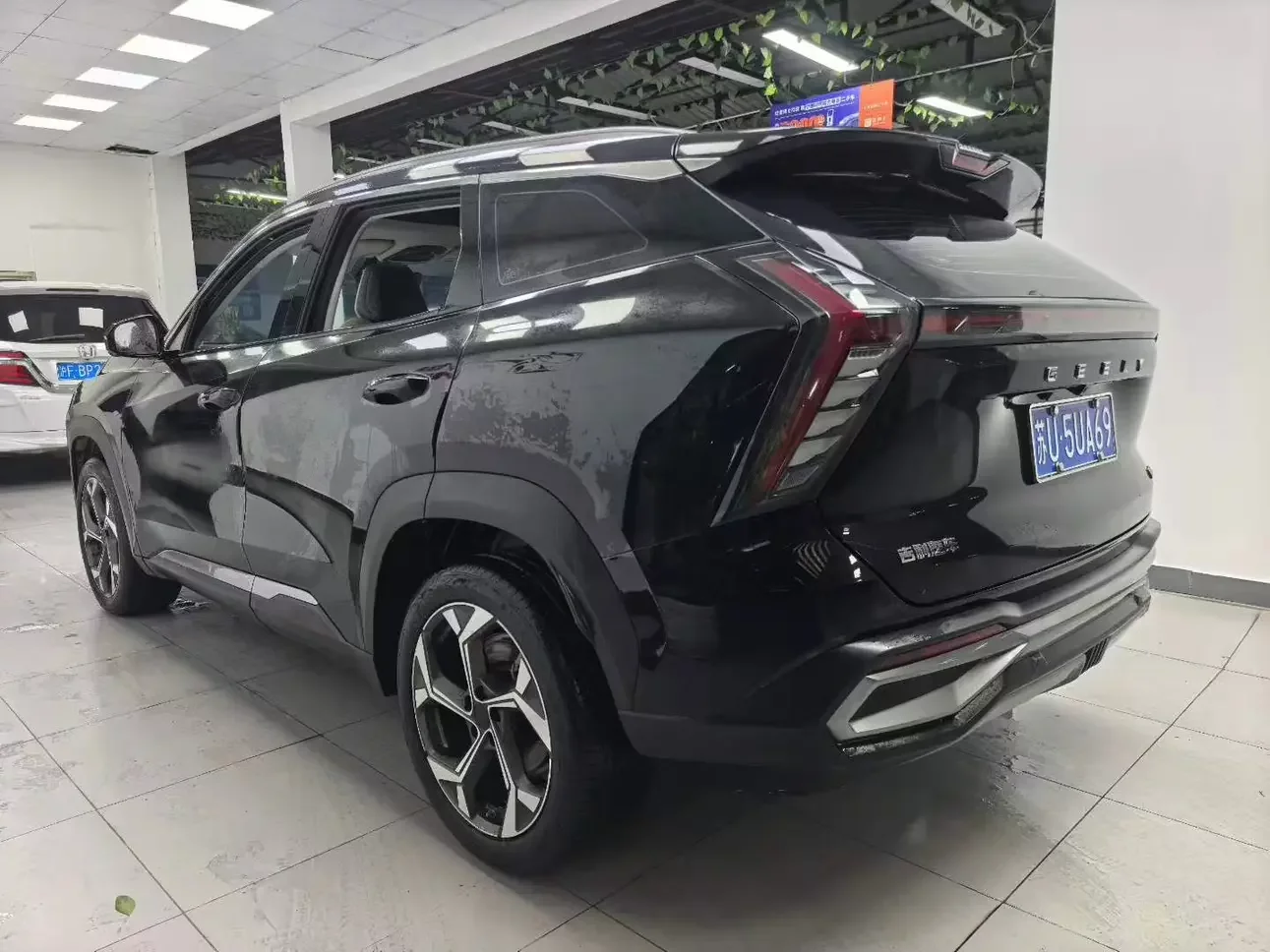 Geely Atlas L