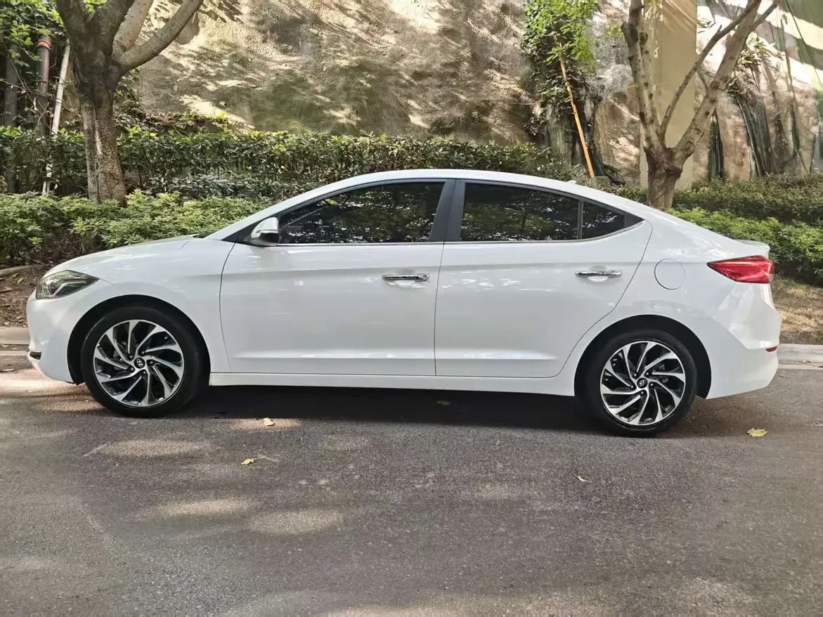Hyundai lead
