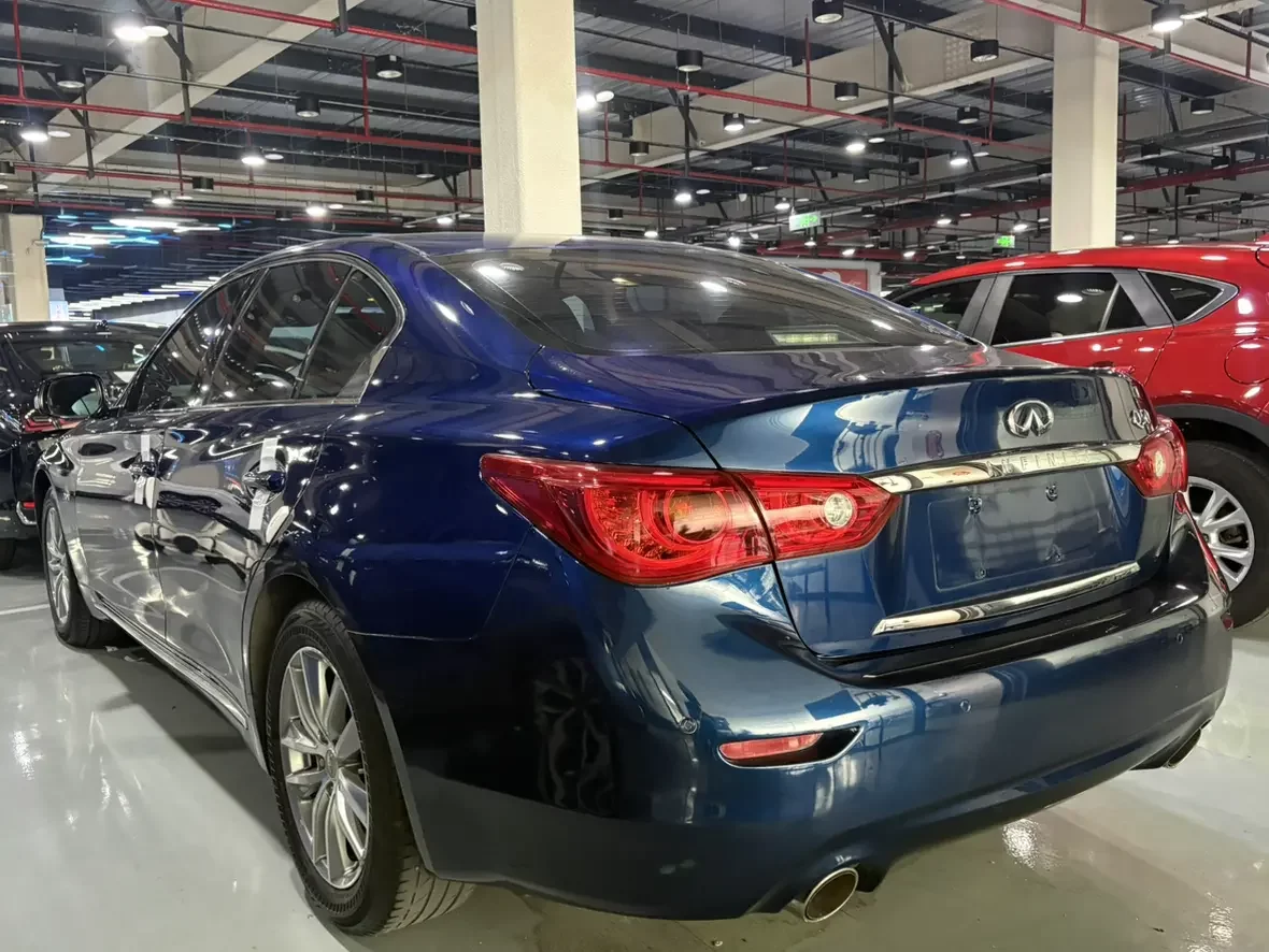 Infiniti Q50L