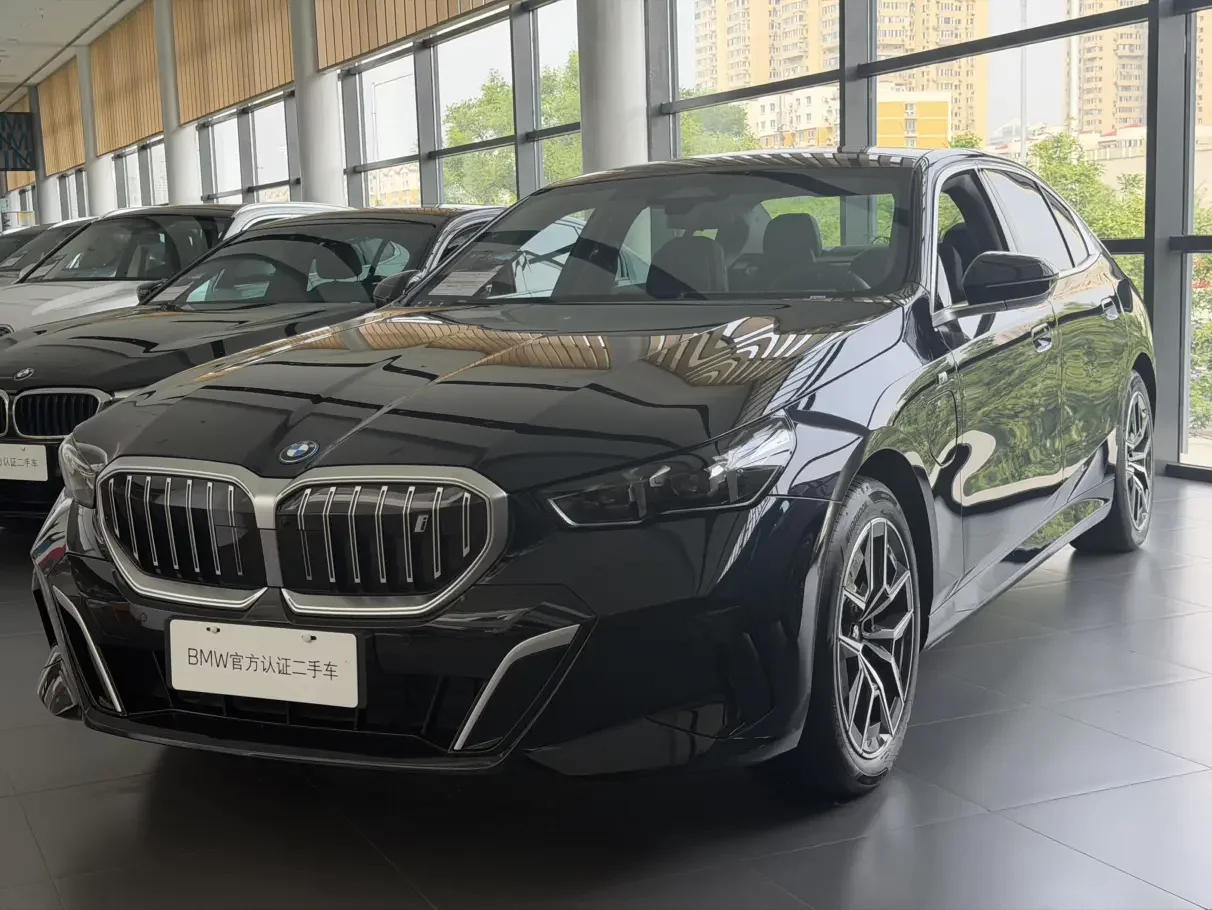 BMW i5