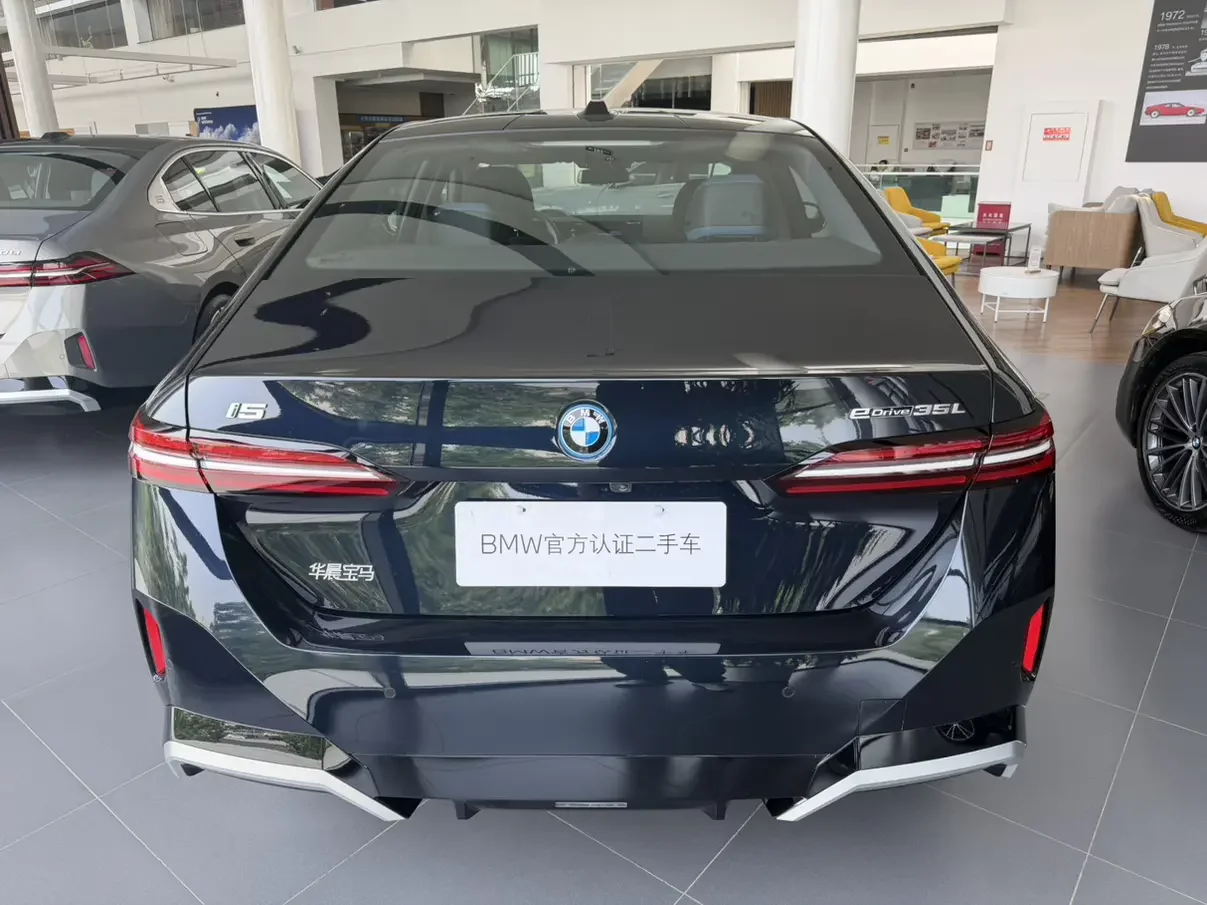 BMW i5