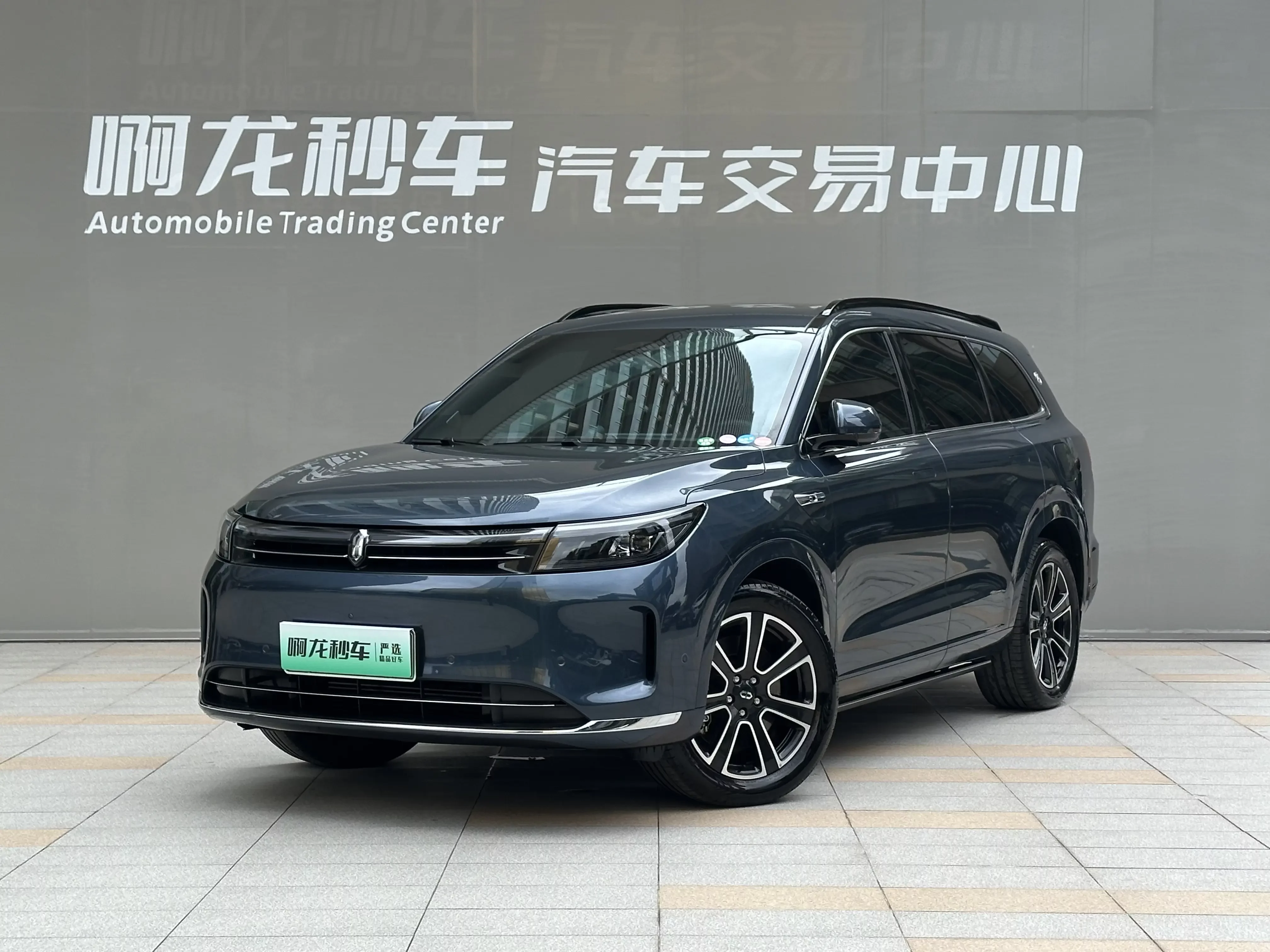 AITO M7 (Wenjie M7)  из Китая