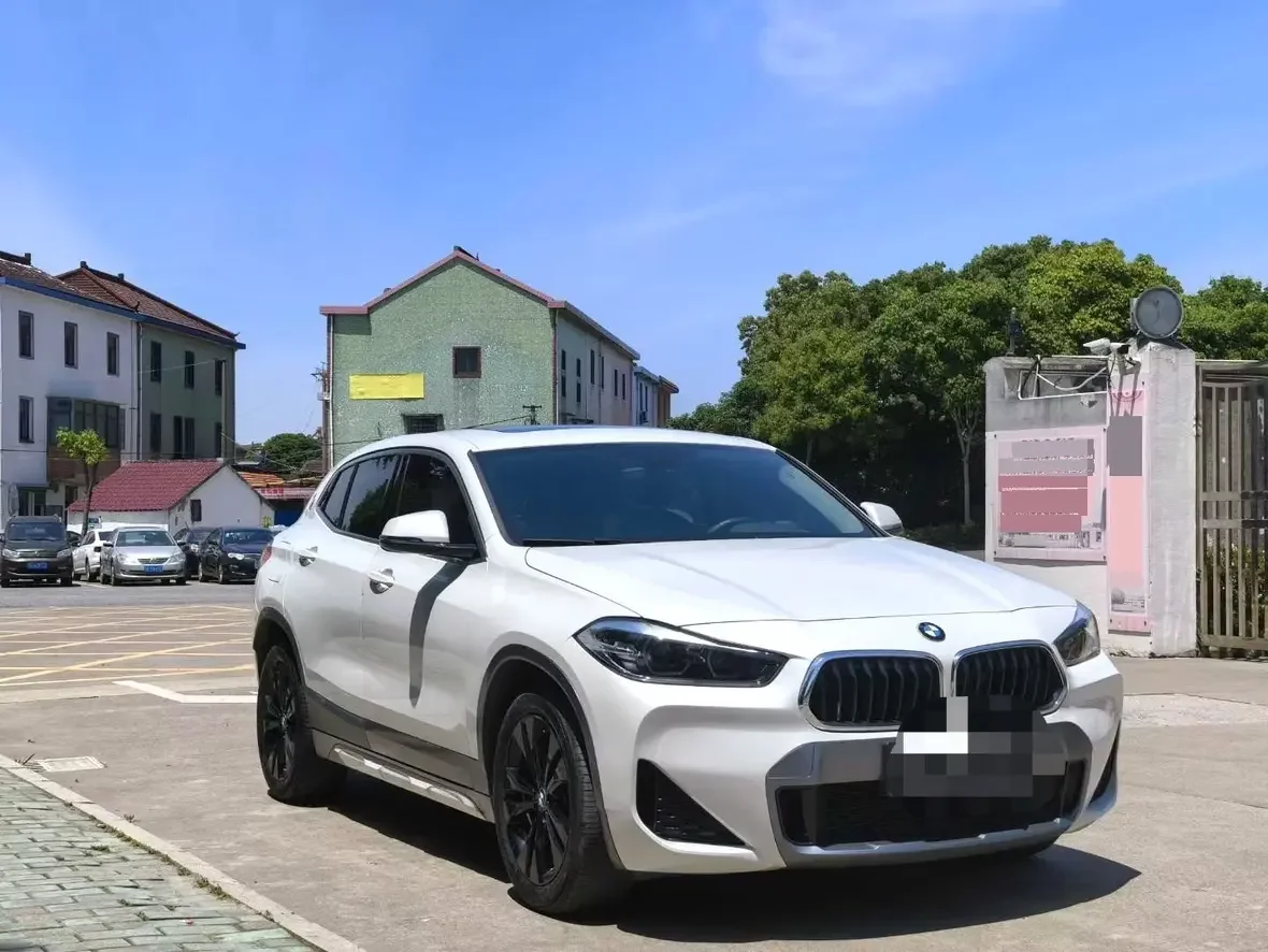 BMW X2