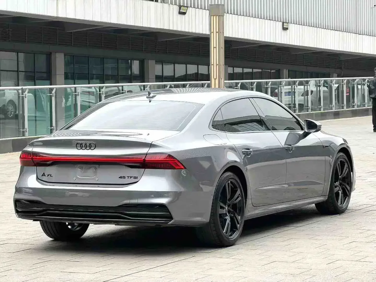 Audi A7L