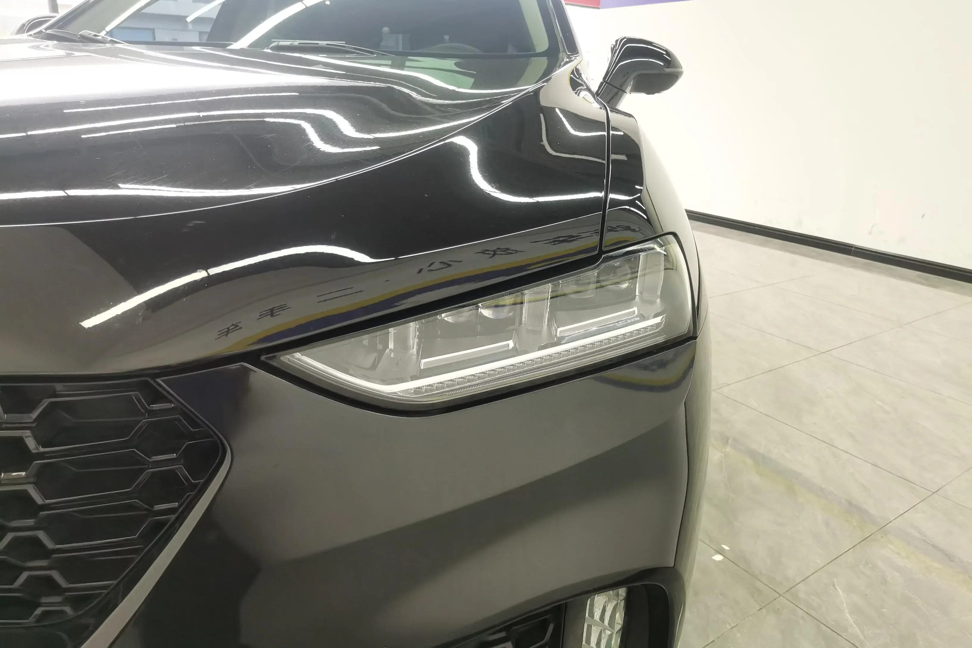 Wey Wei brand VV7