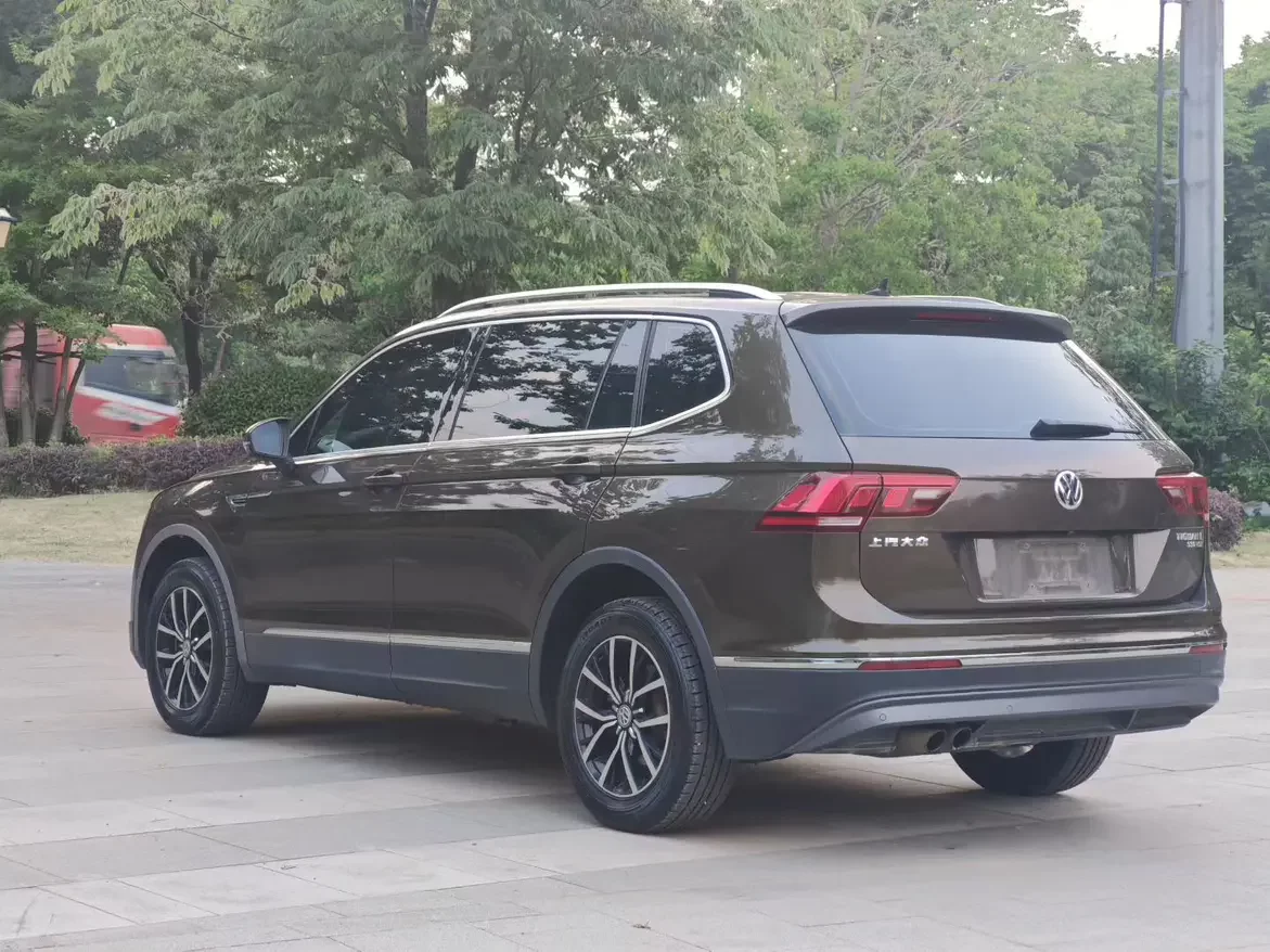 Volkswagen Tiguan L