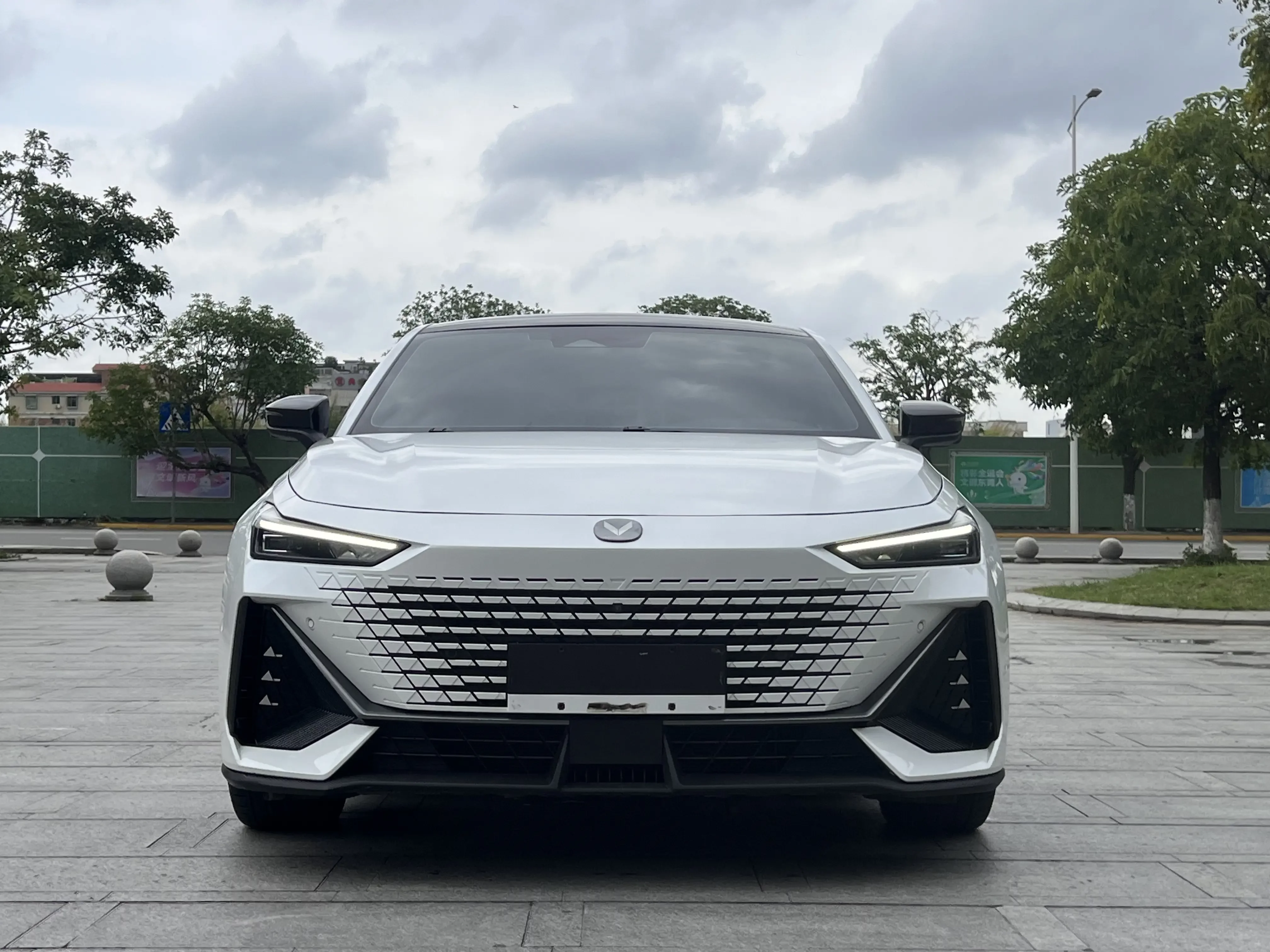 Changan UNI-V  из Китая
