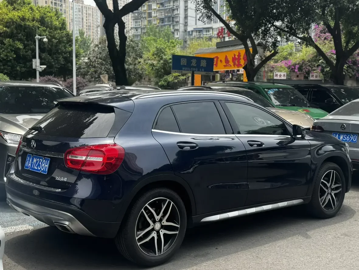 Mercedes-Benz GLA