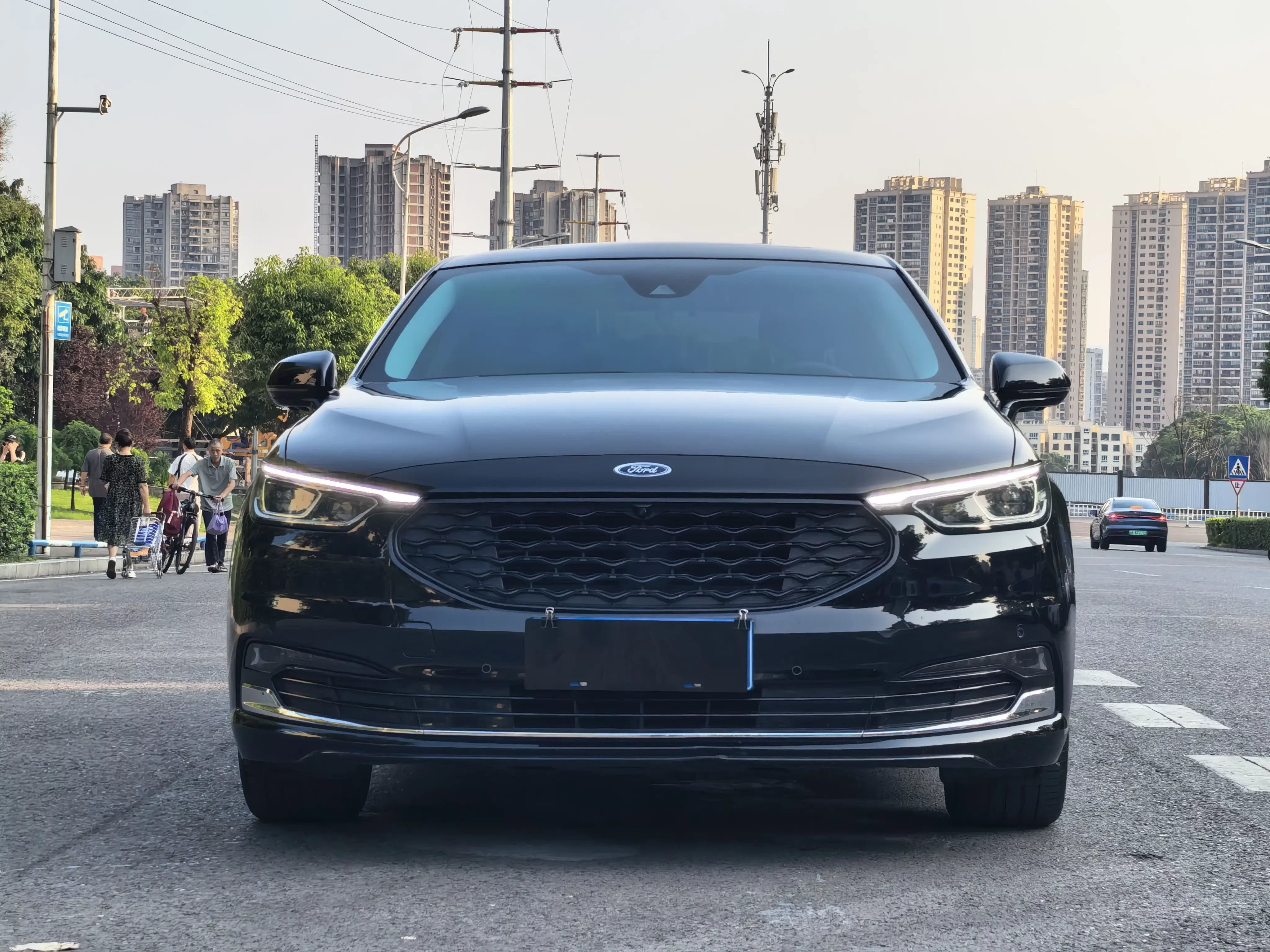 Ford Taurus