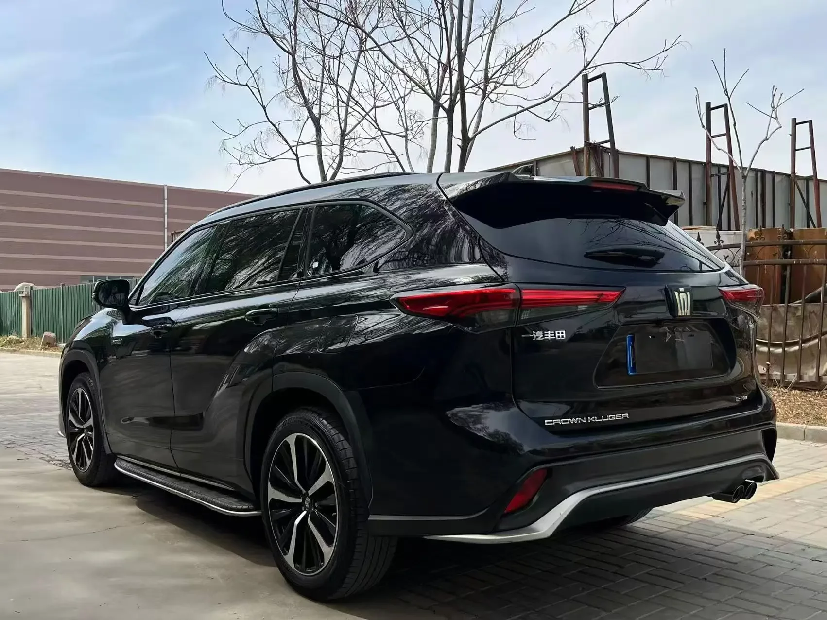 Toyota Crown Kluger