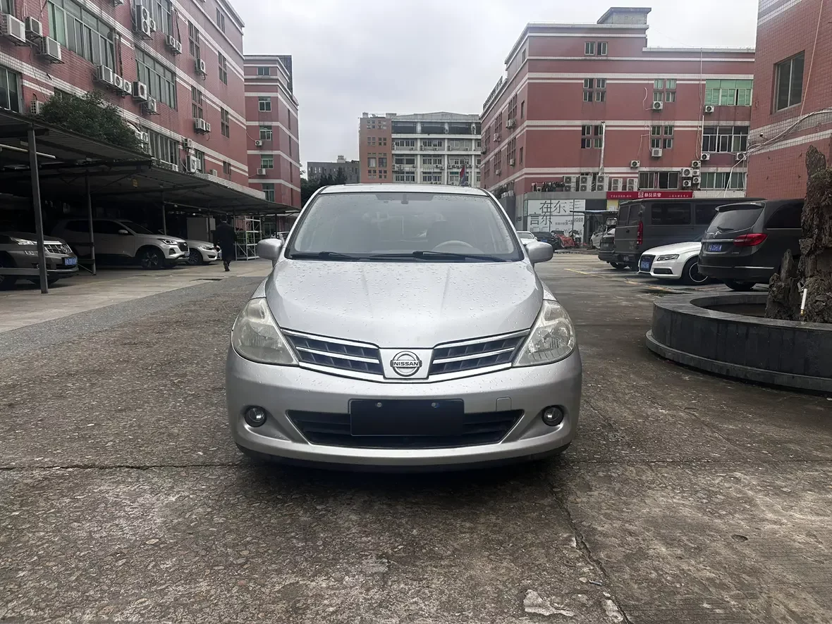Nissan Tiida