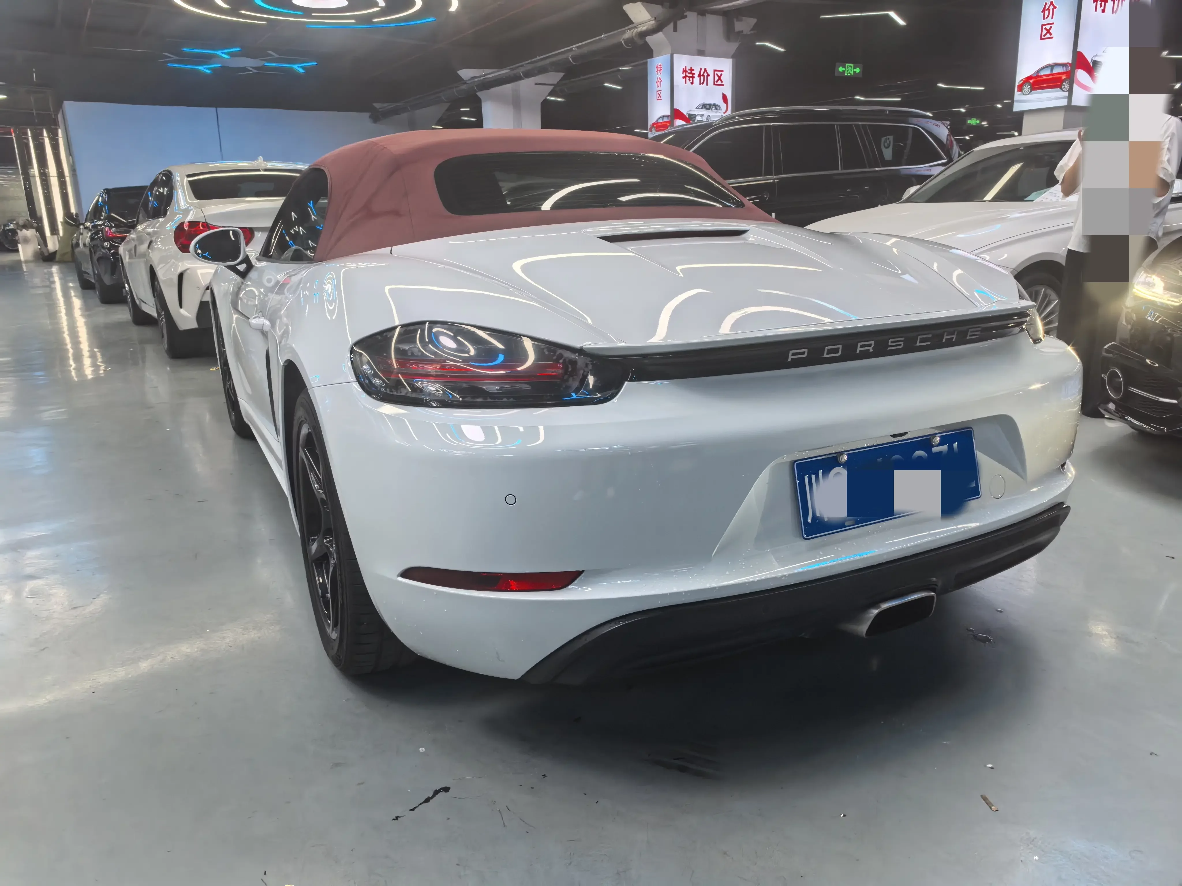 Porsche 718