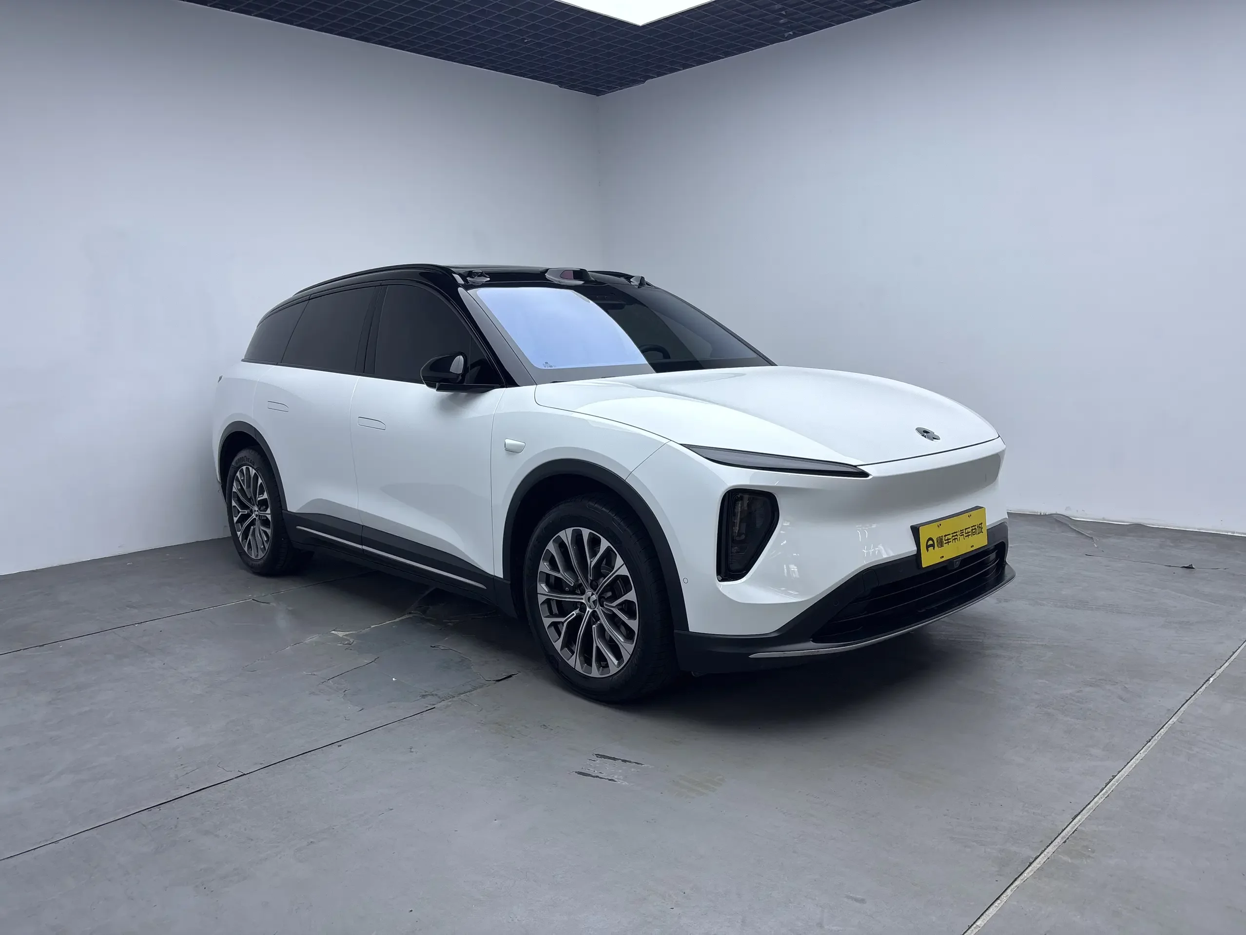 NIO ES6