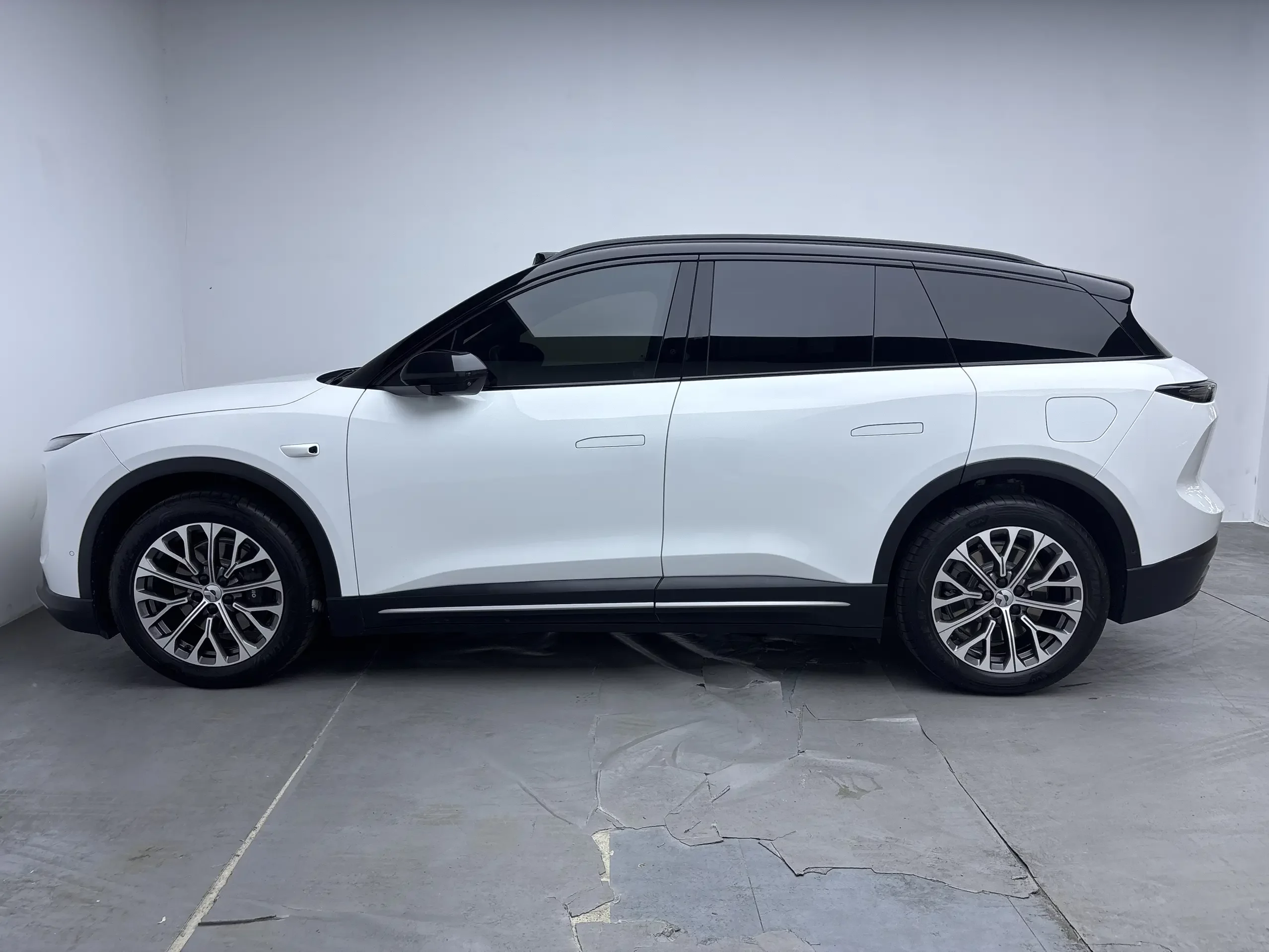 NIO ES6
