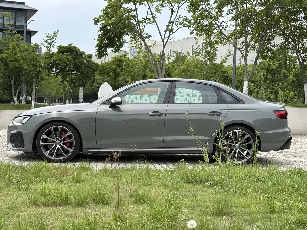 Audi S4