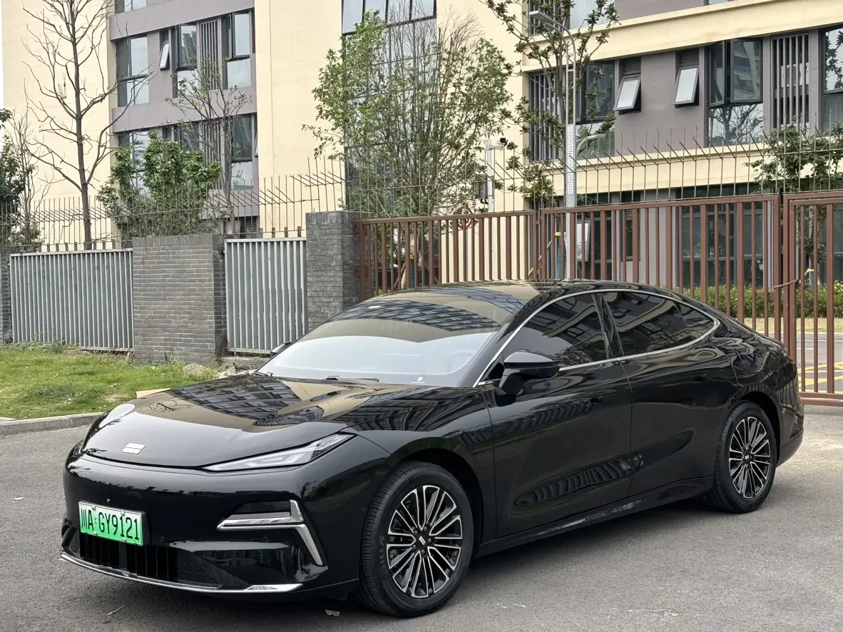 Geely Galaxy Star 8 PHEV
