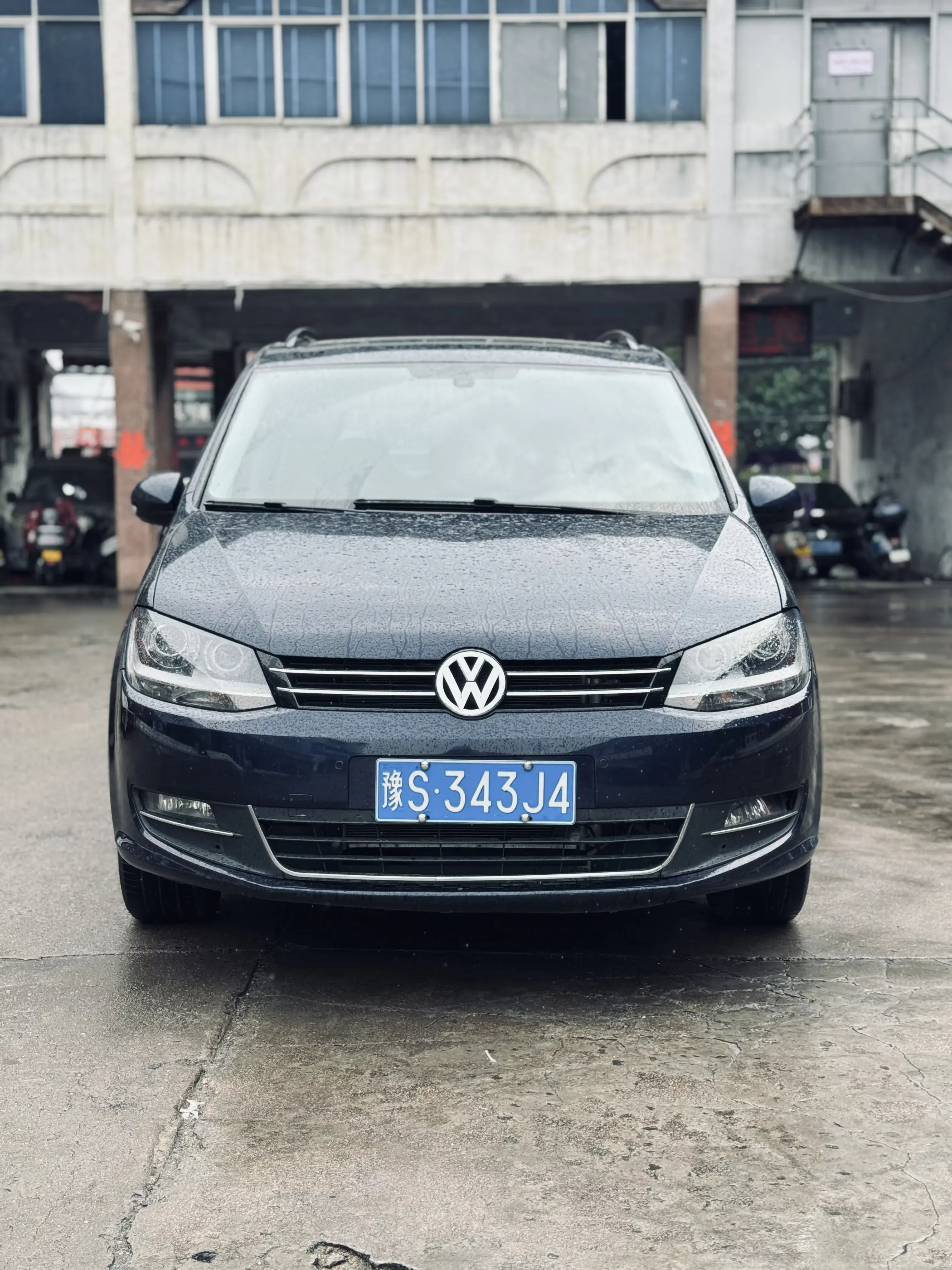 Volkswagen Sharon