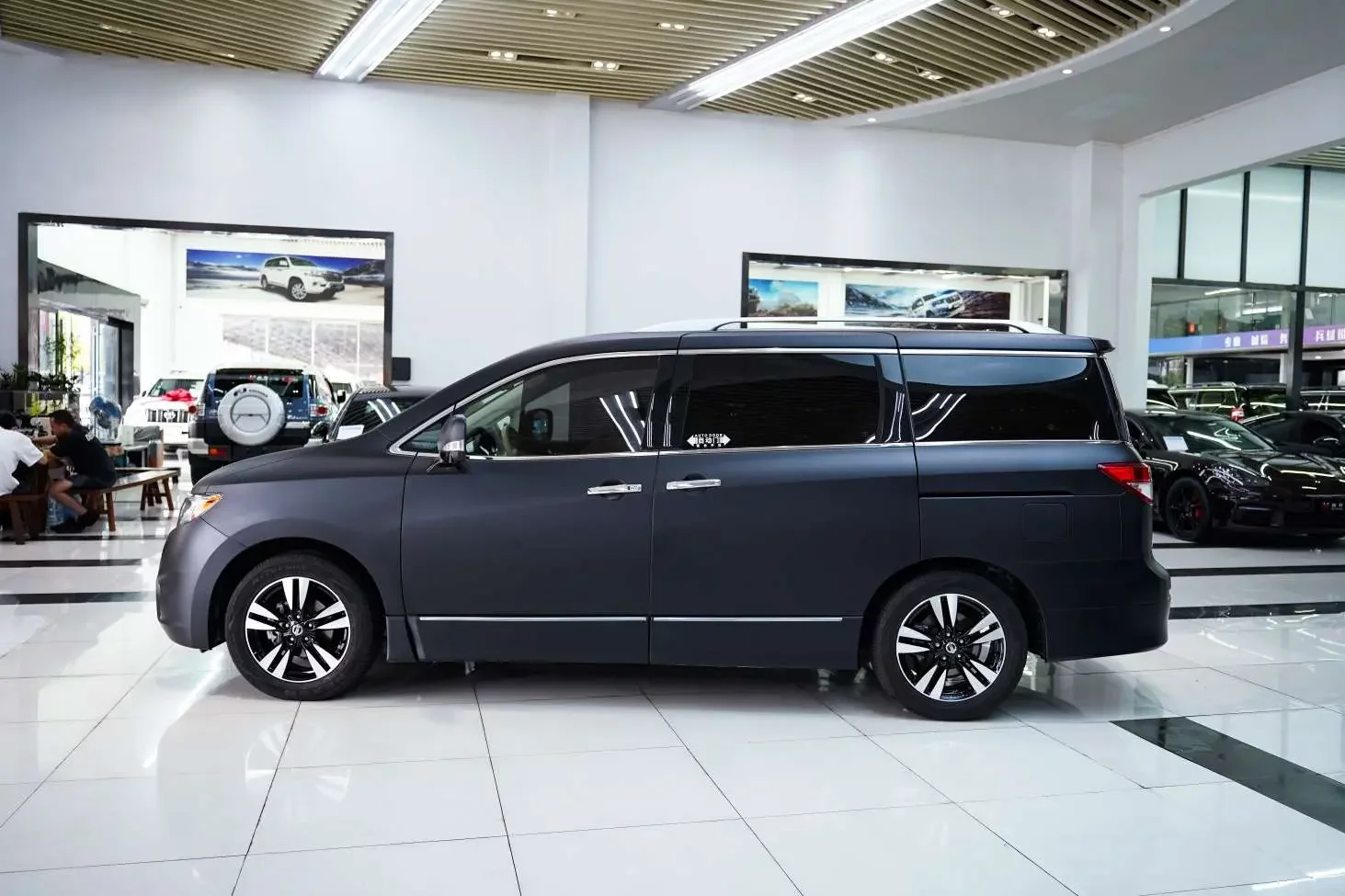 Nissan nobleman