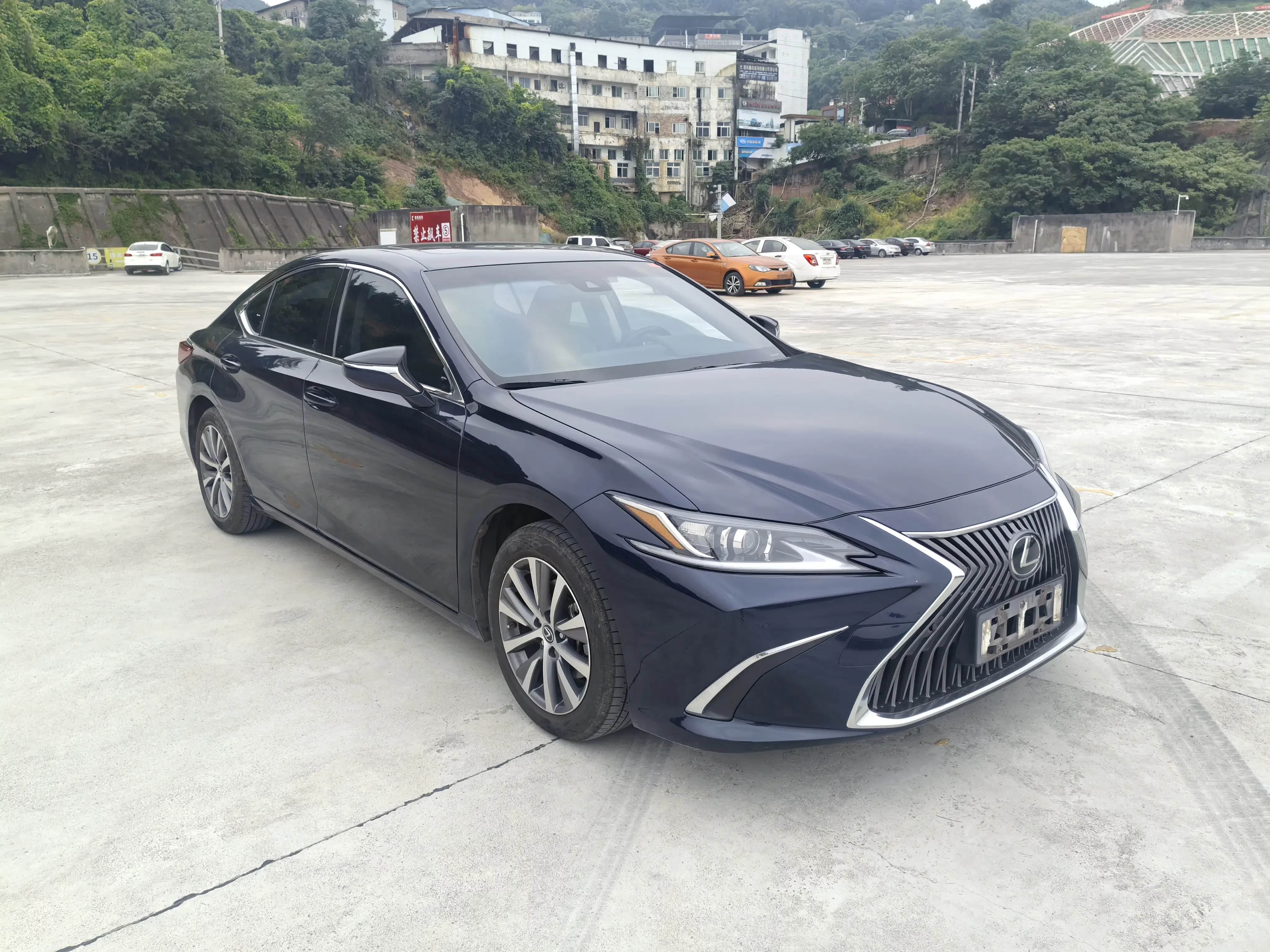 Lexus ES