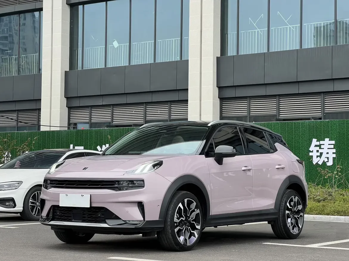 Lynk & Co 06