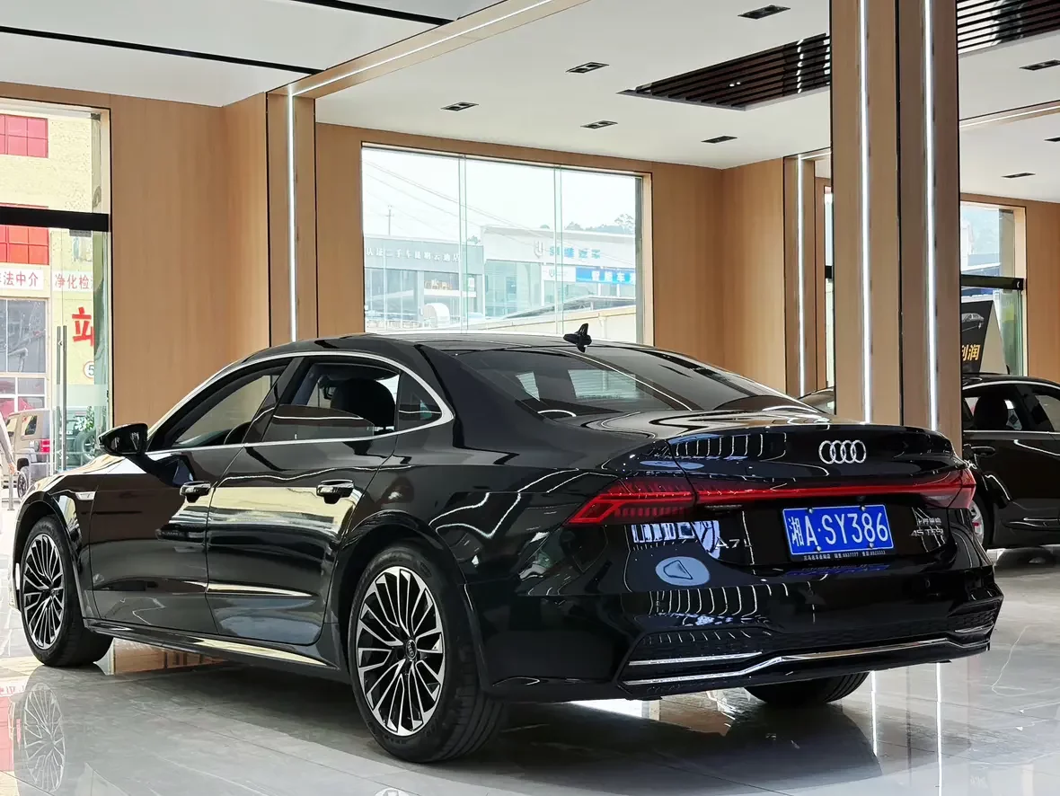 Audi A7L