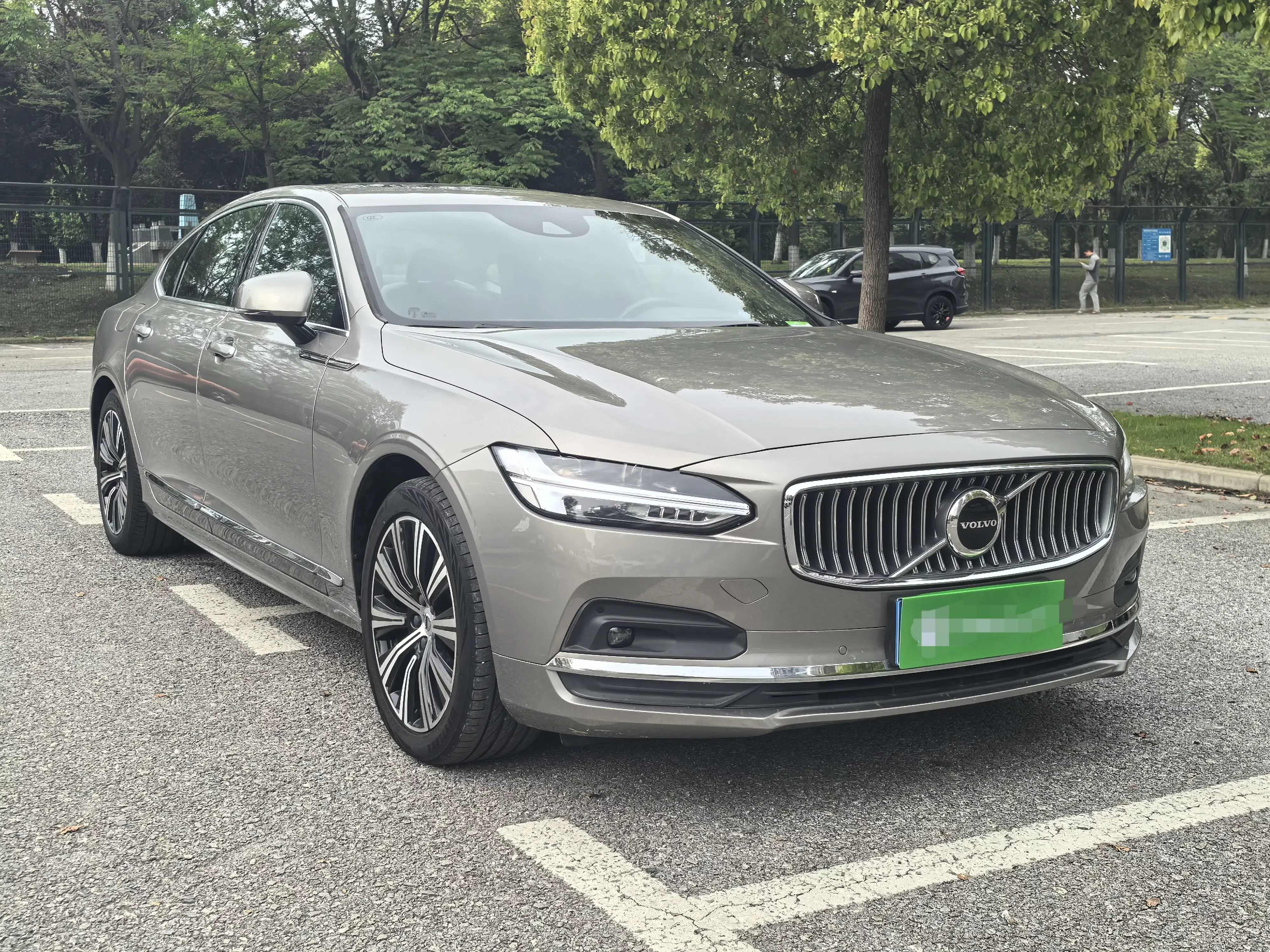 Volvo S90