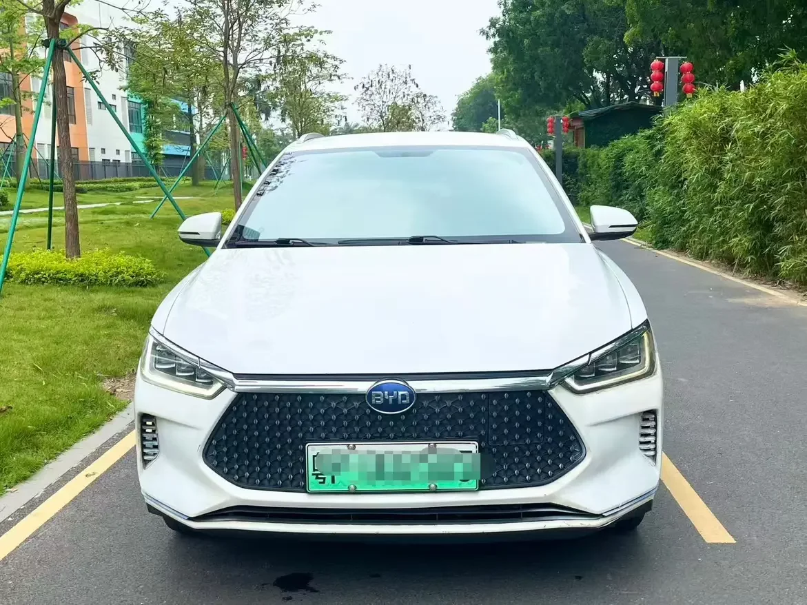 BYD e2