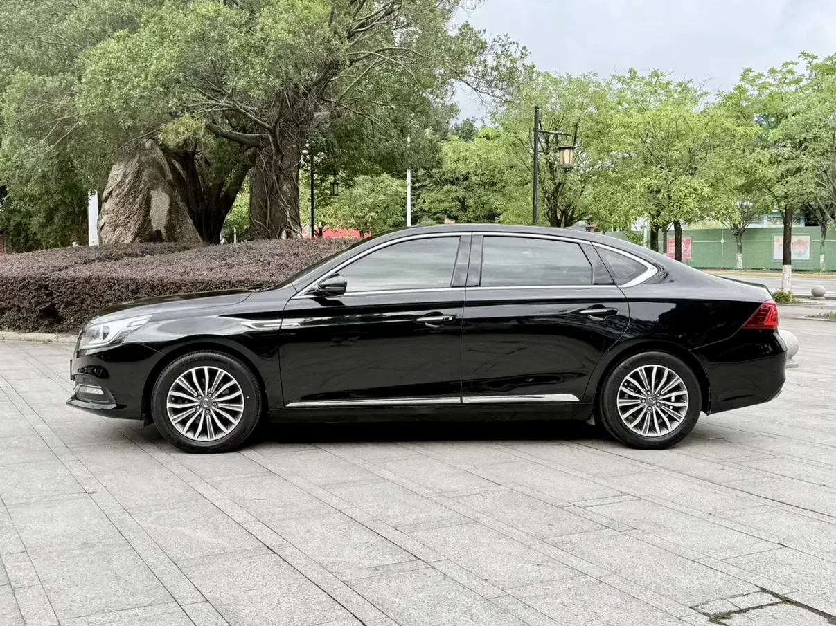 GAC Trumpchi GA8