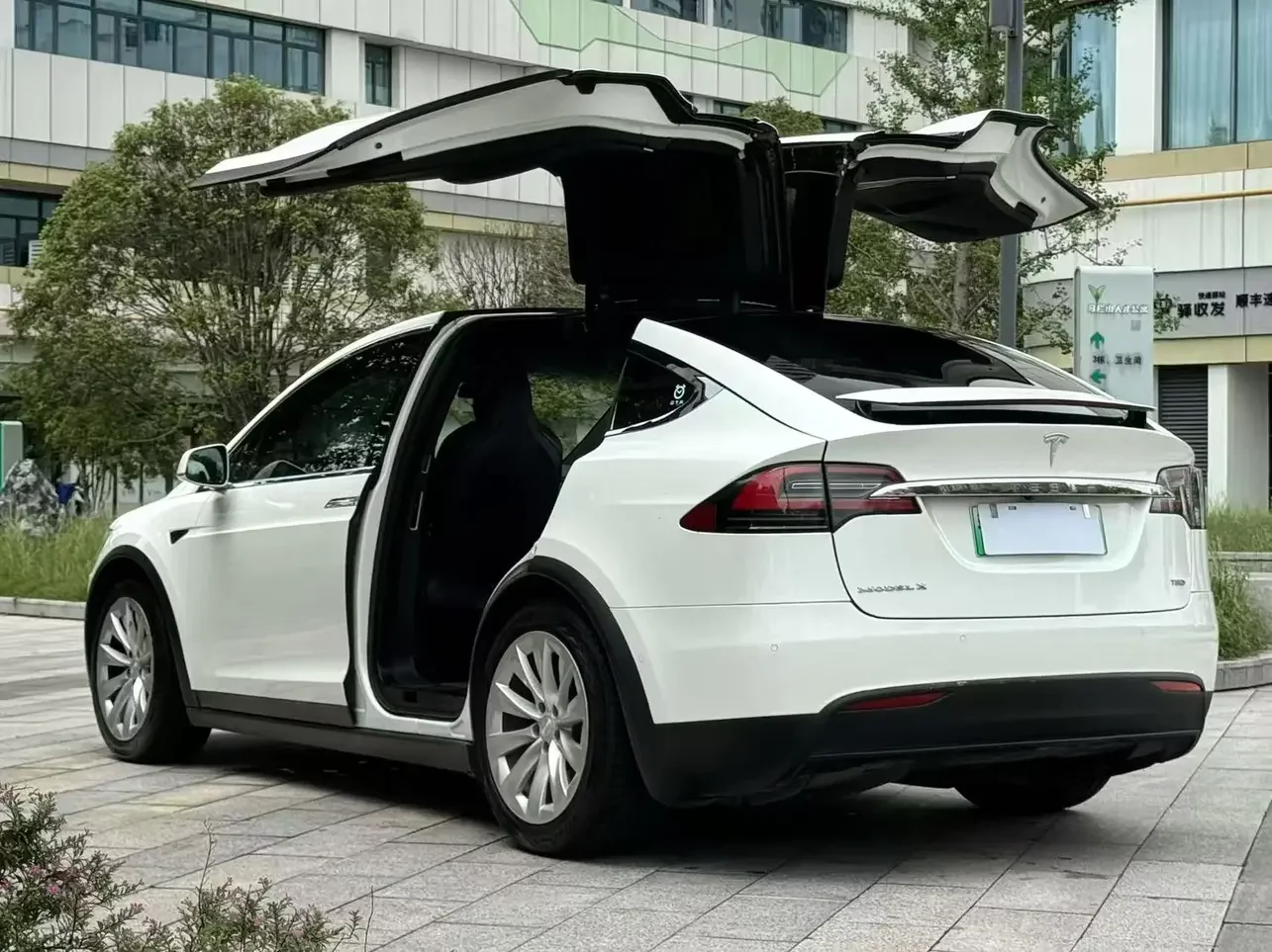 Tesla Model X