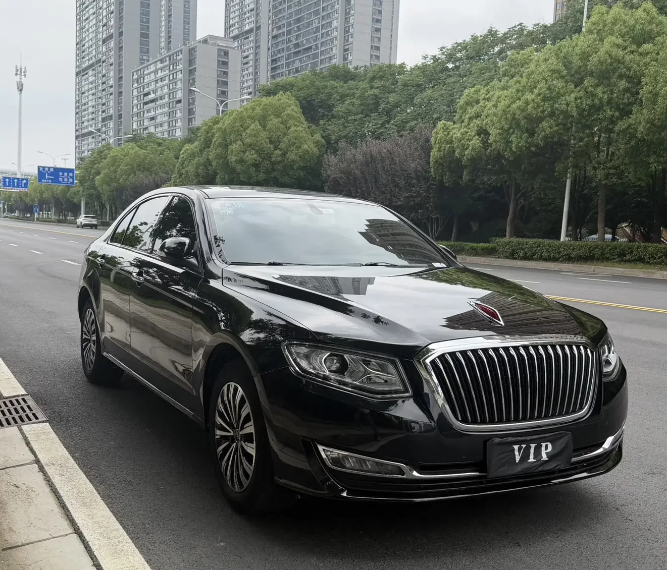 Hongqi H7