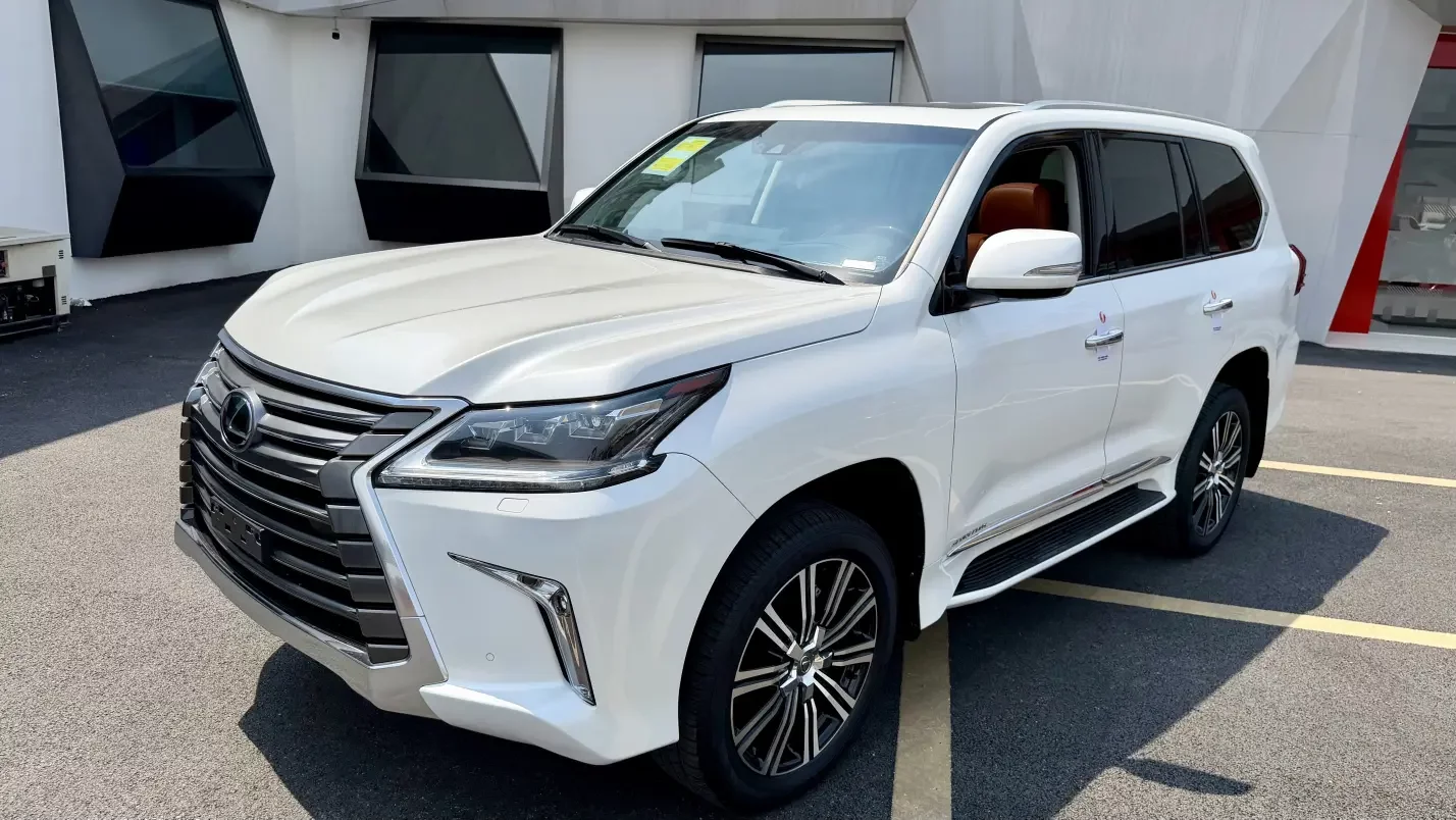 Lexus LX