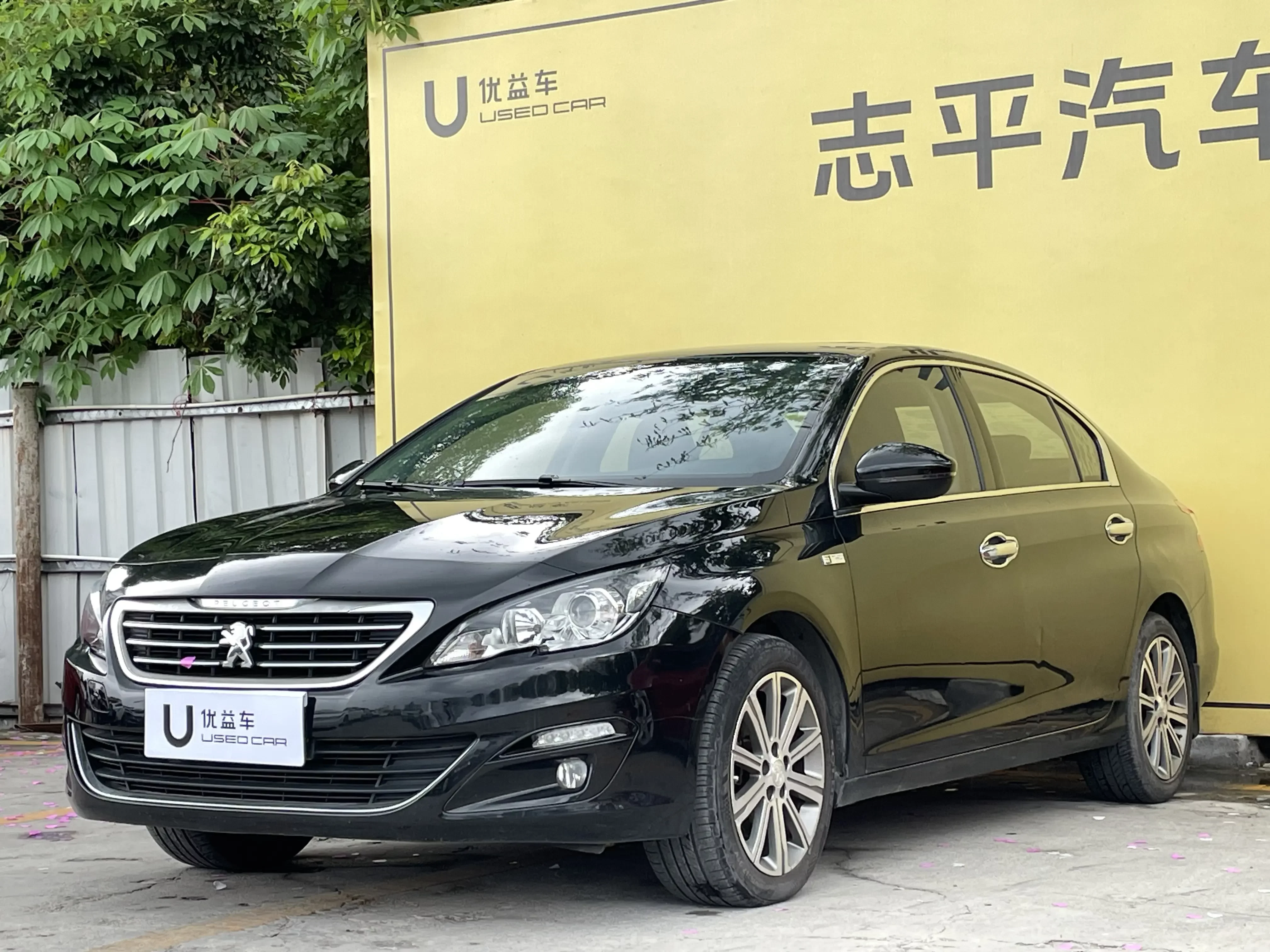 Peugeot 408