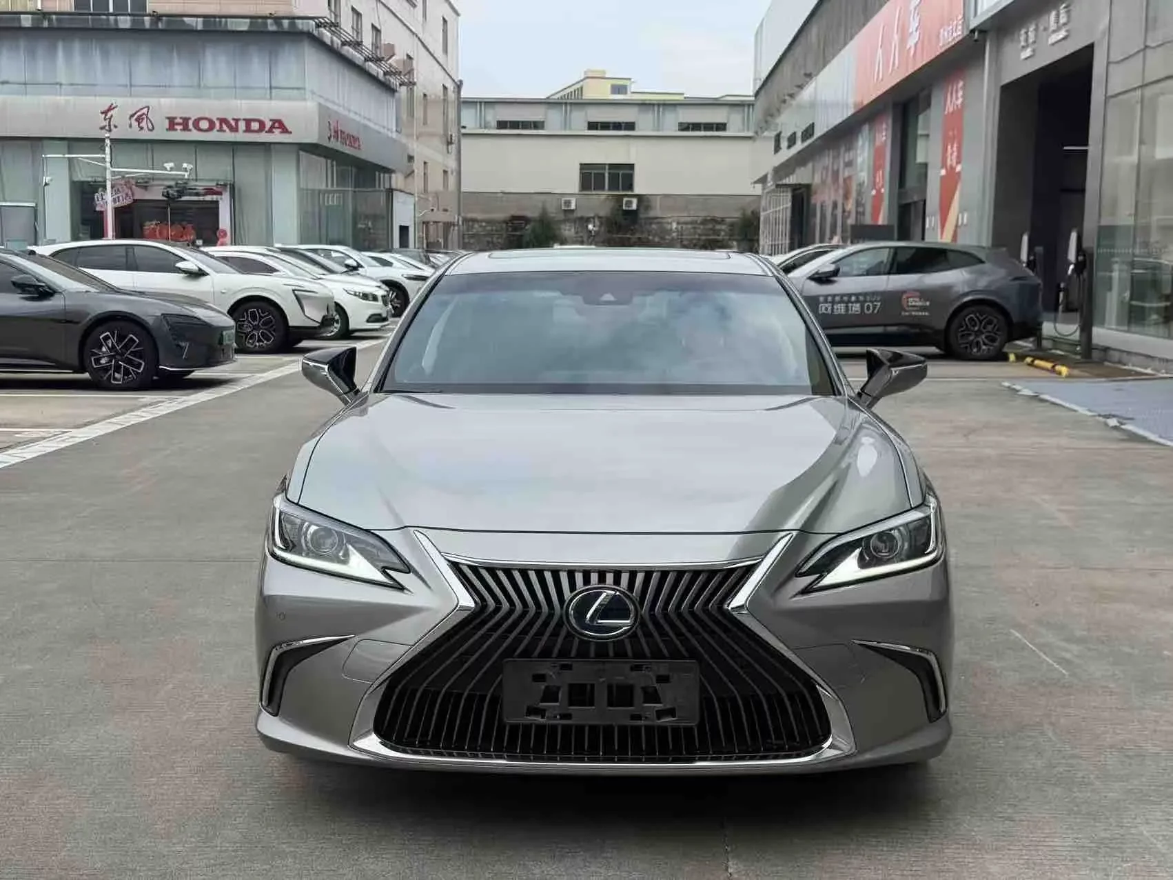 Lexus ES