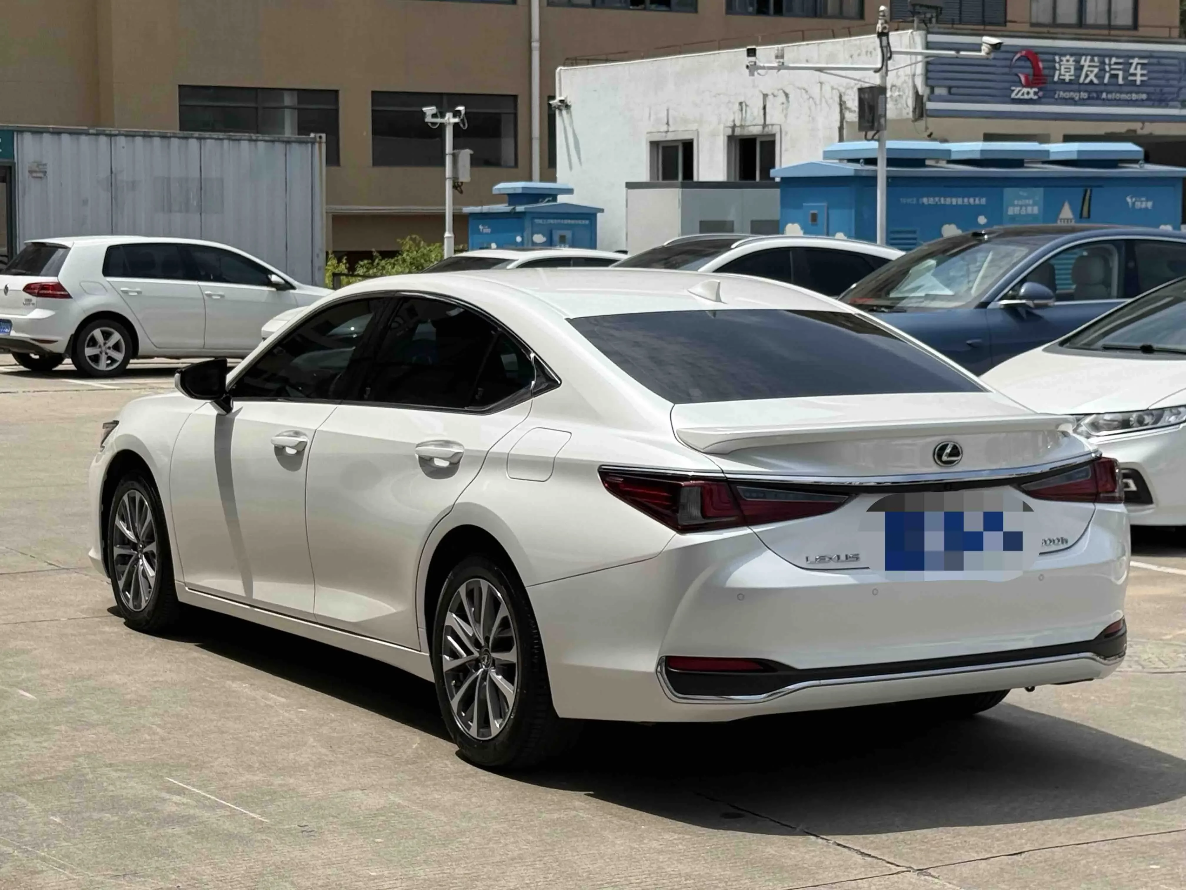 Lexus ES