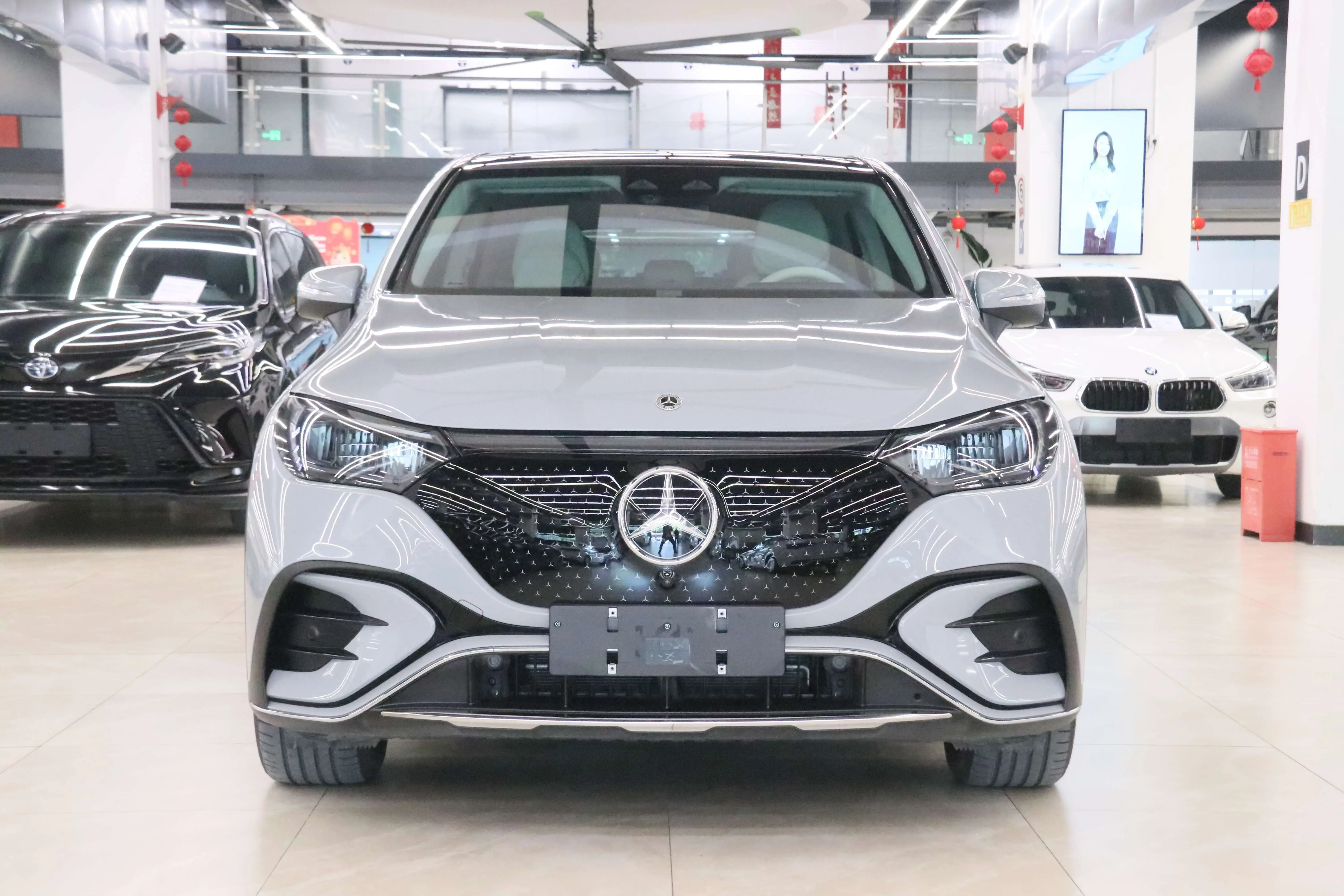 Mercedes-Benz EQE SUV
