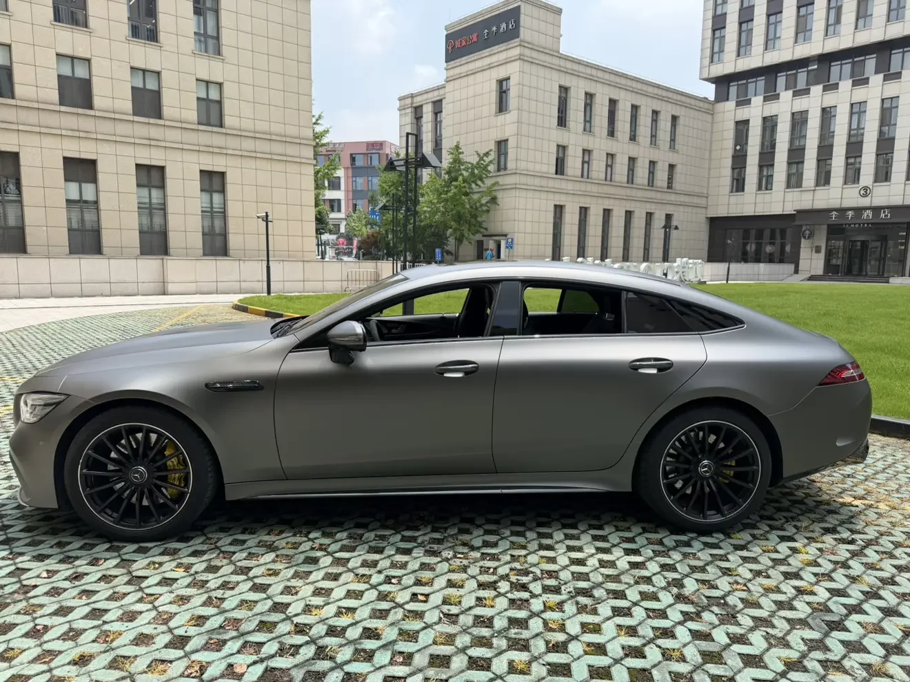 Mercedes-Benz AMG GT