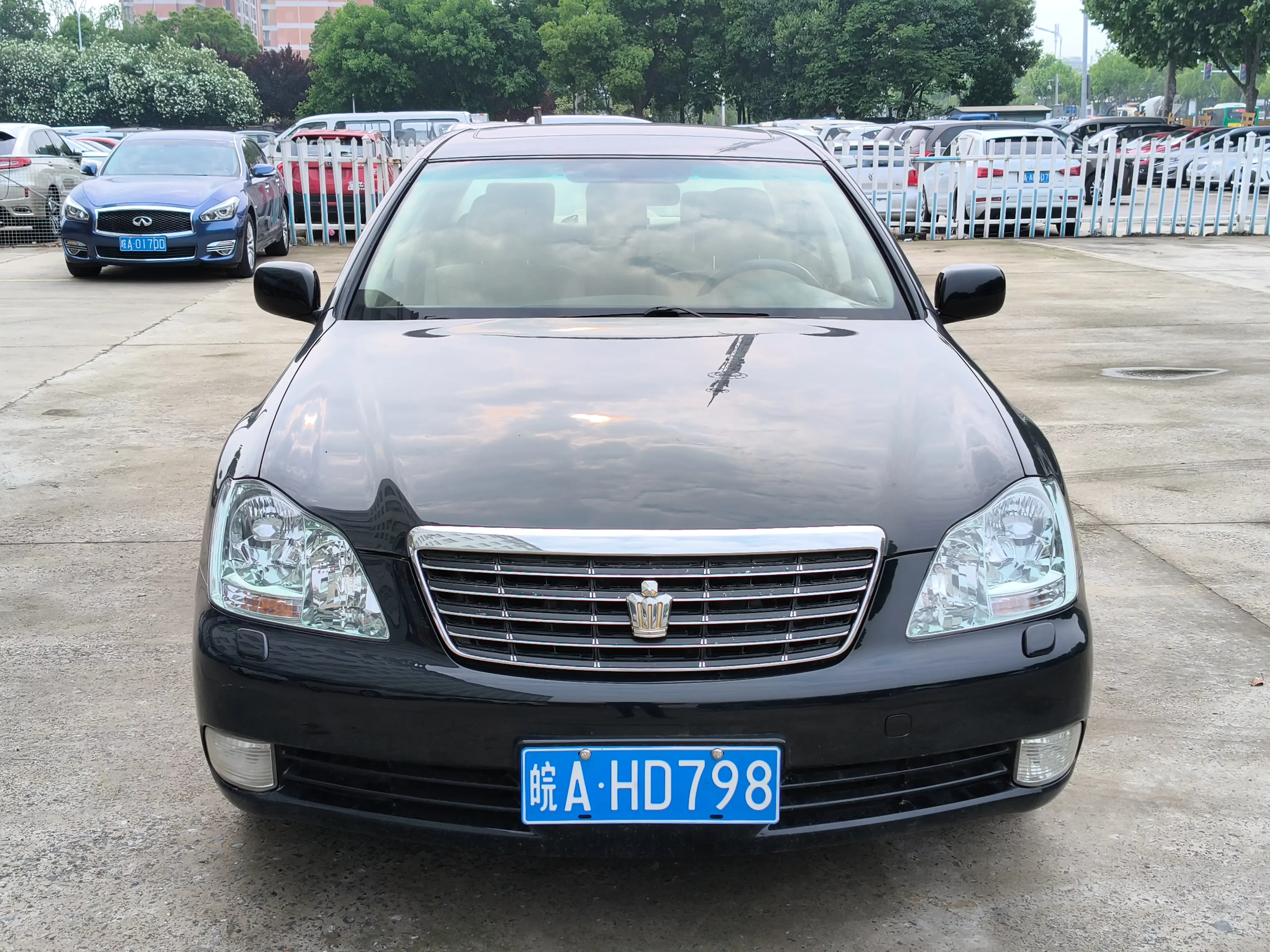 Toyota crown