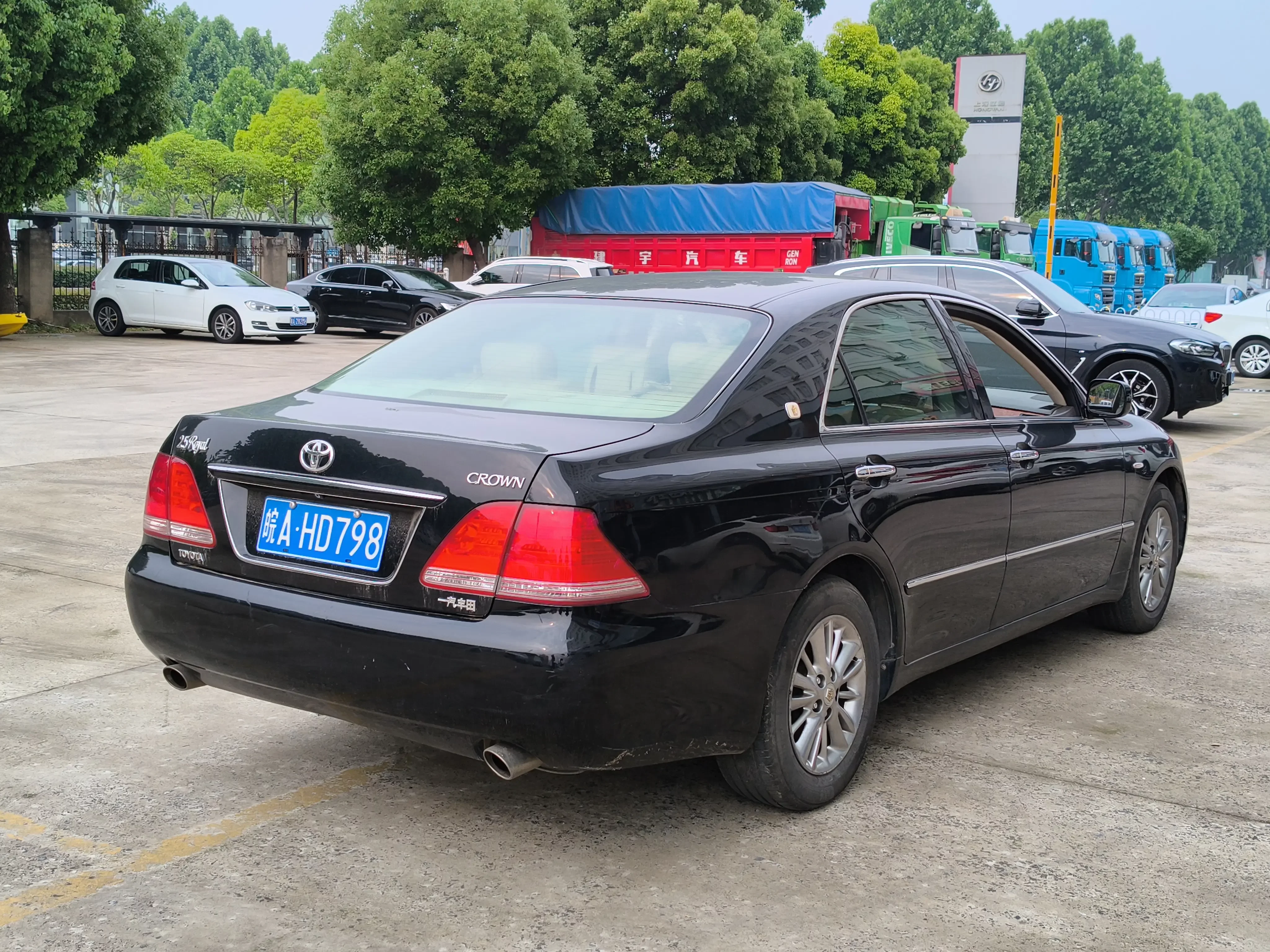 Toyota crown