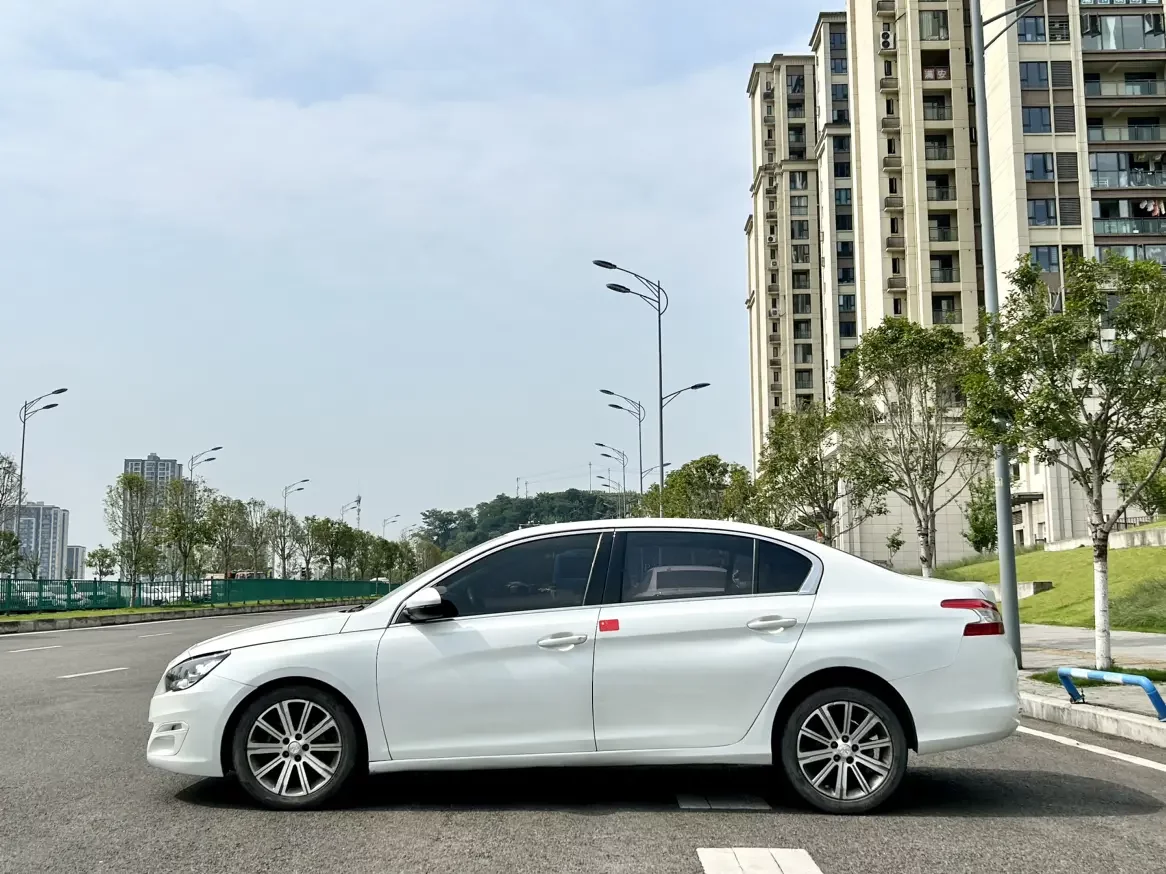 Peugeot 408