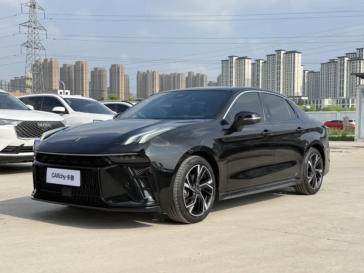 Lynk & Co 03
