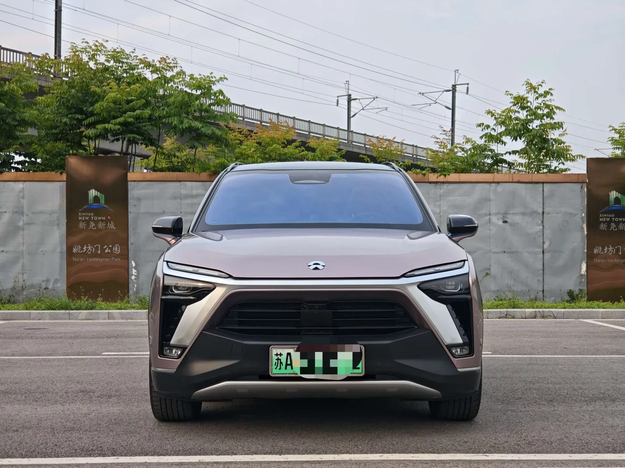 NIO ES8