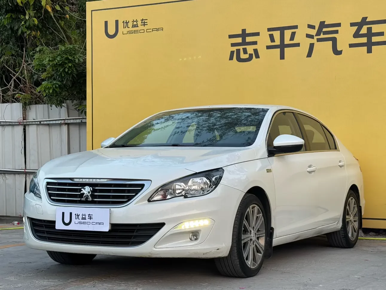 Peugeot 408