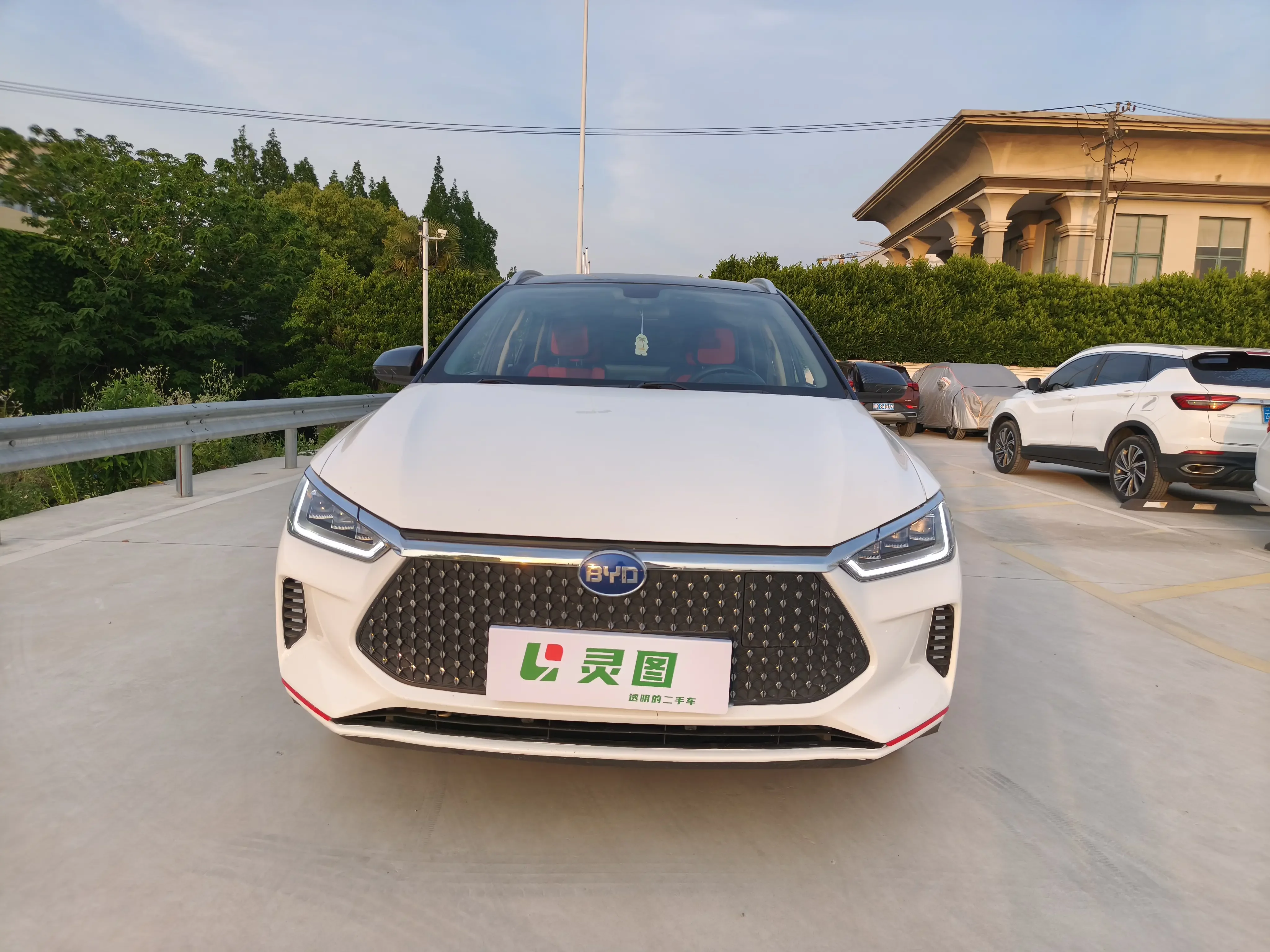 BYD e2
