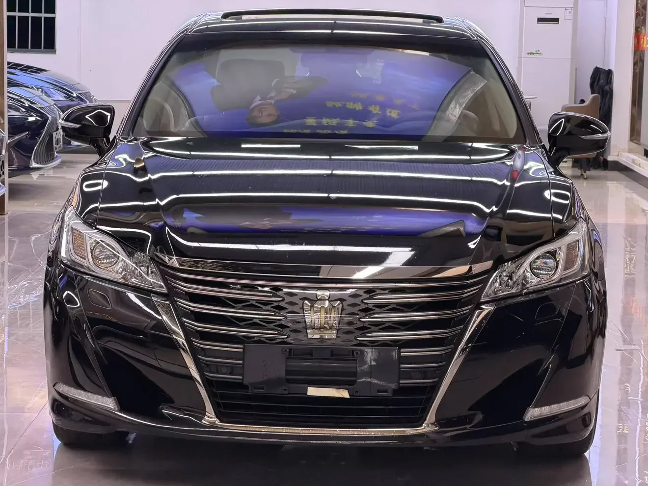 Toyota crown