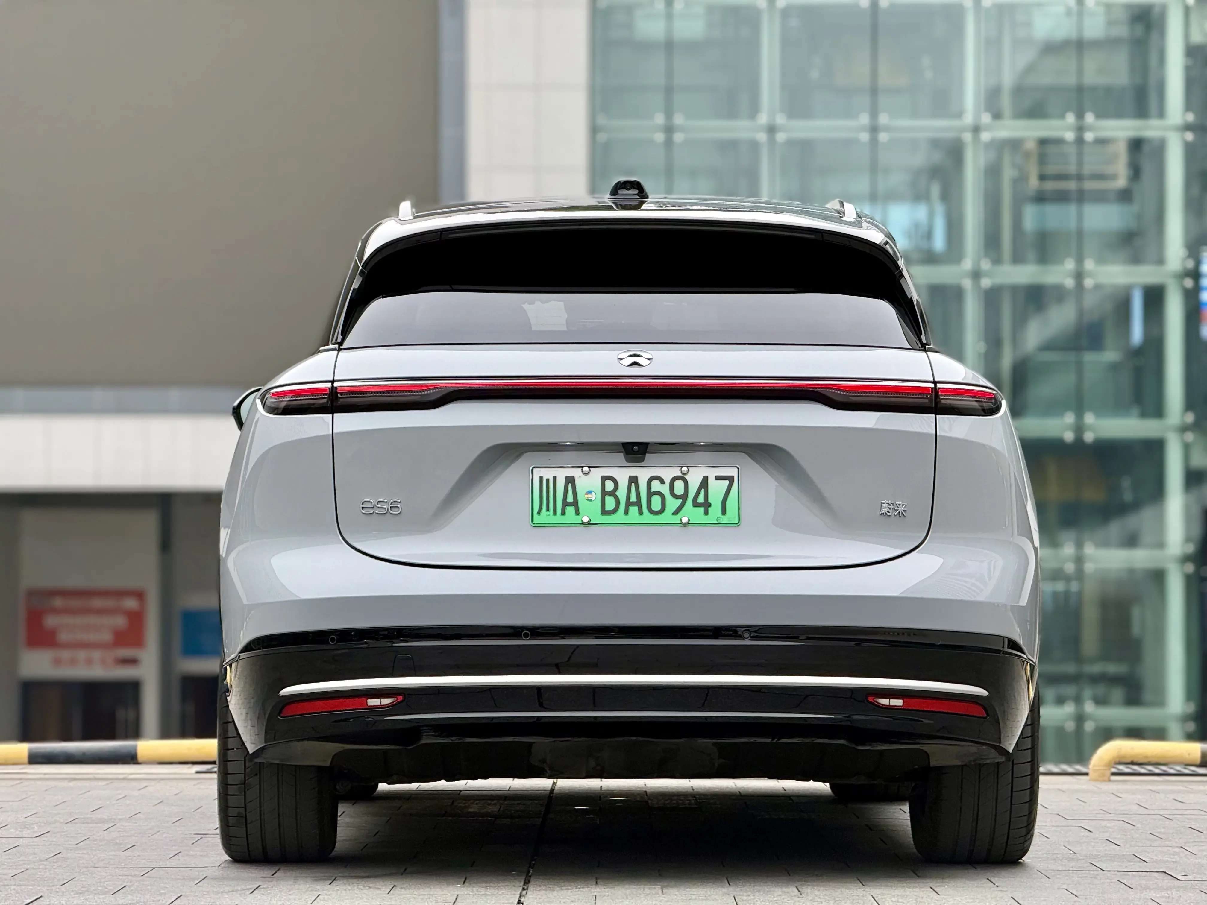 NIO ES6