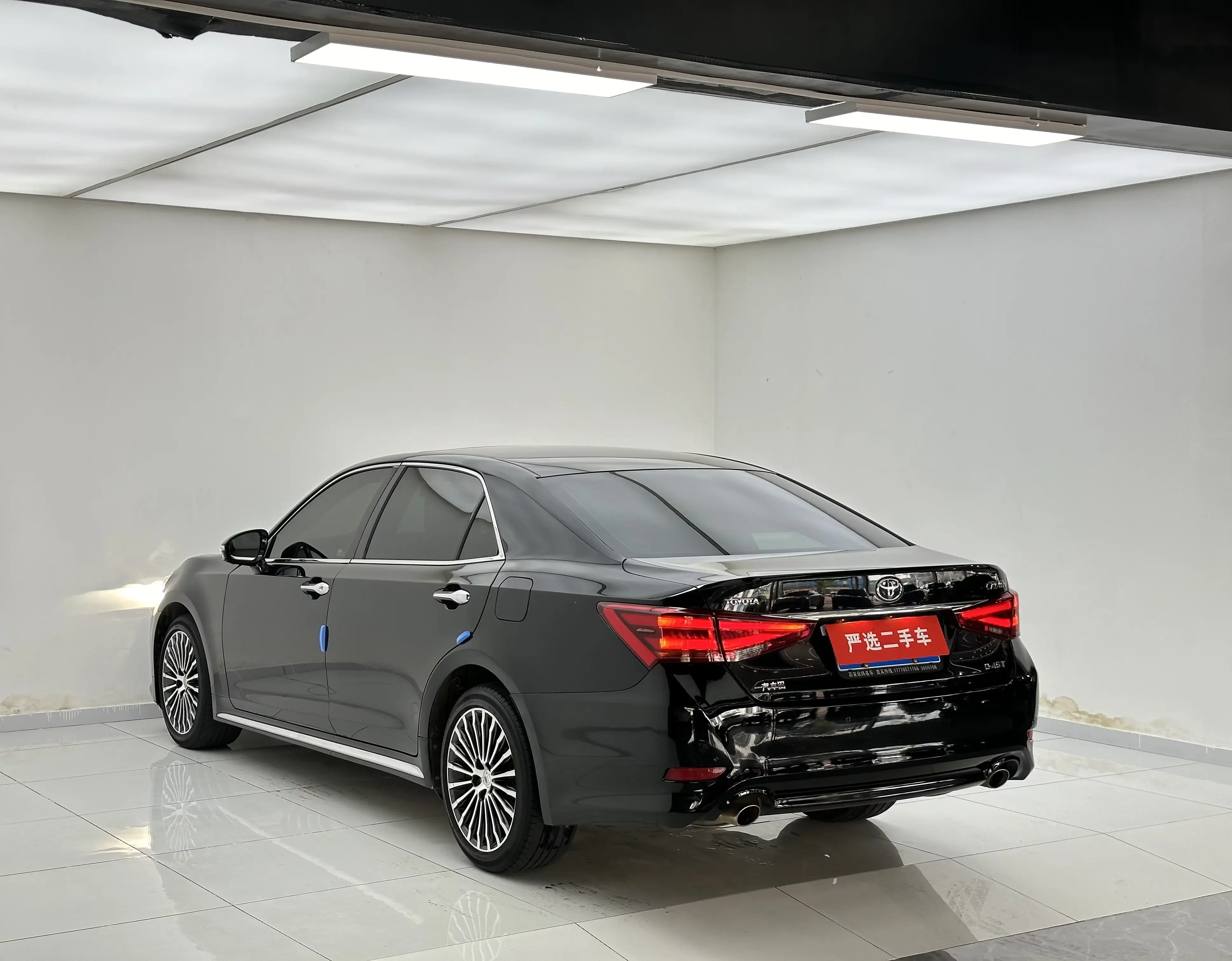 Toyota crown